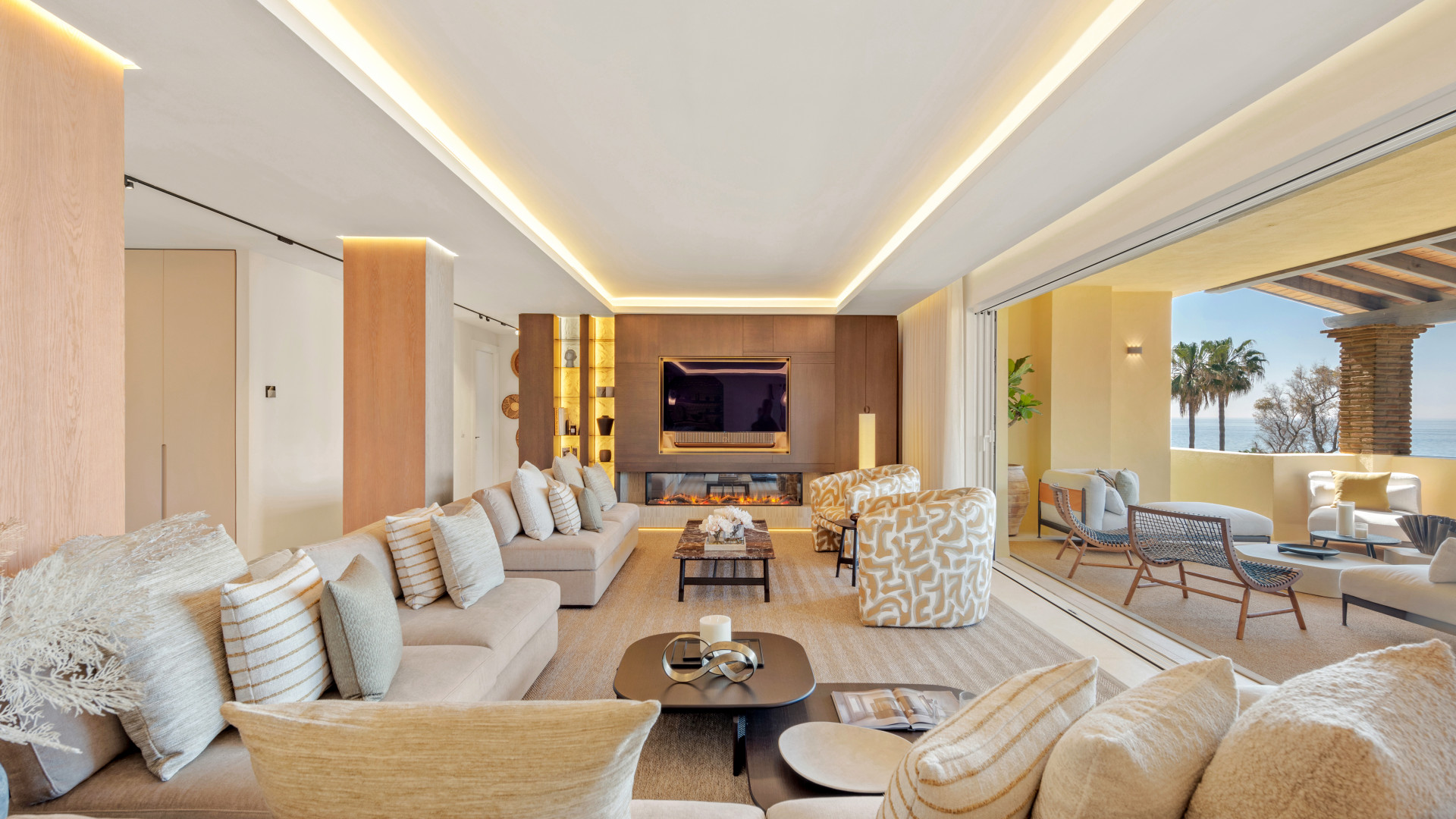 Stunning Duplex Penthouse with Panoramic Sea Views in Rio Real, Marbella