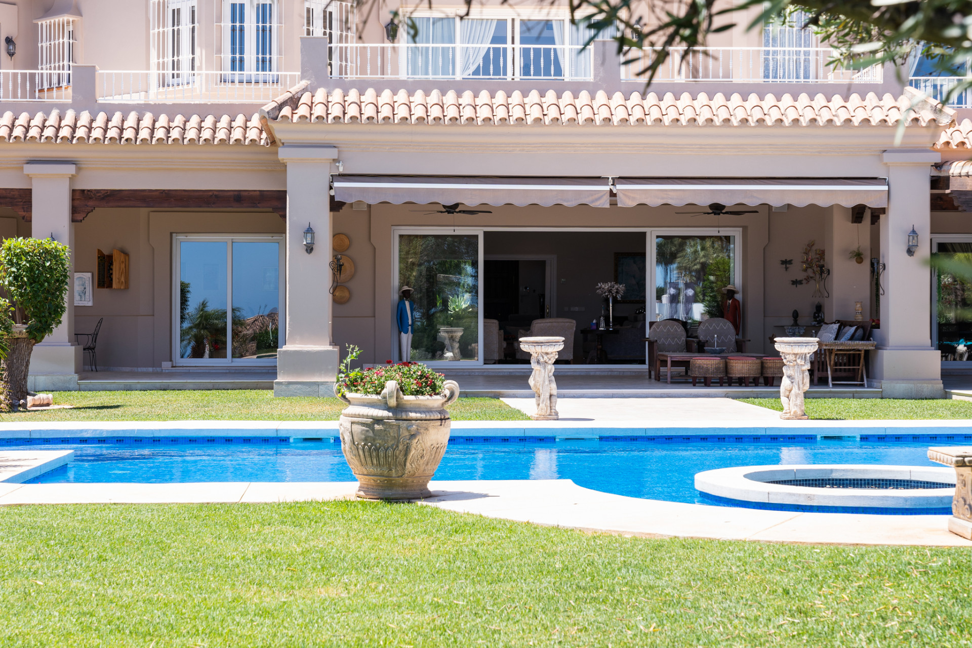 Beautiful seven bedroom villa located in the heart of Nueva Andalucia, Marbella