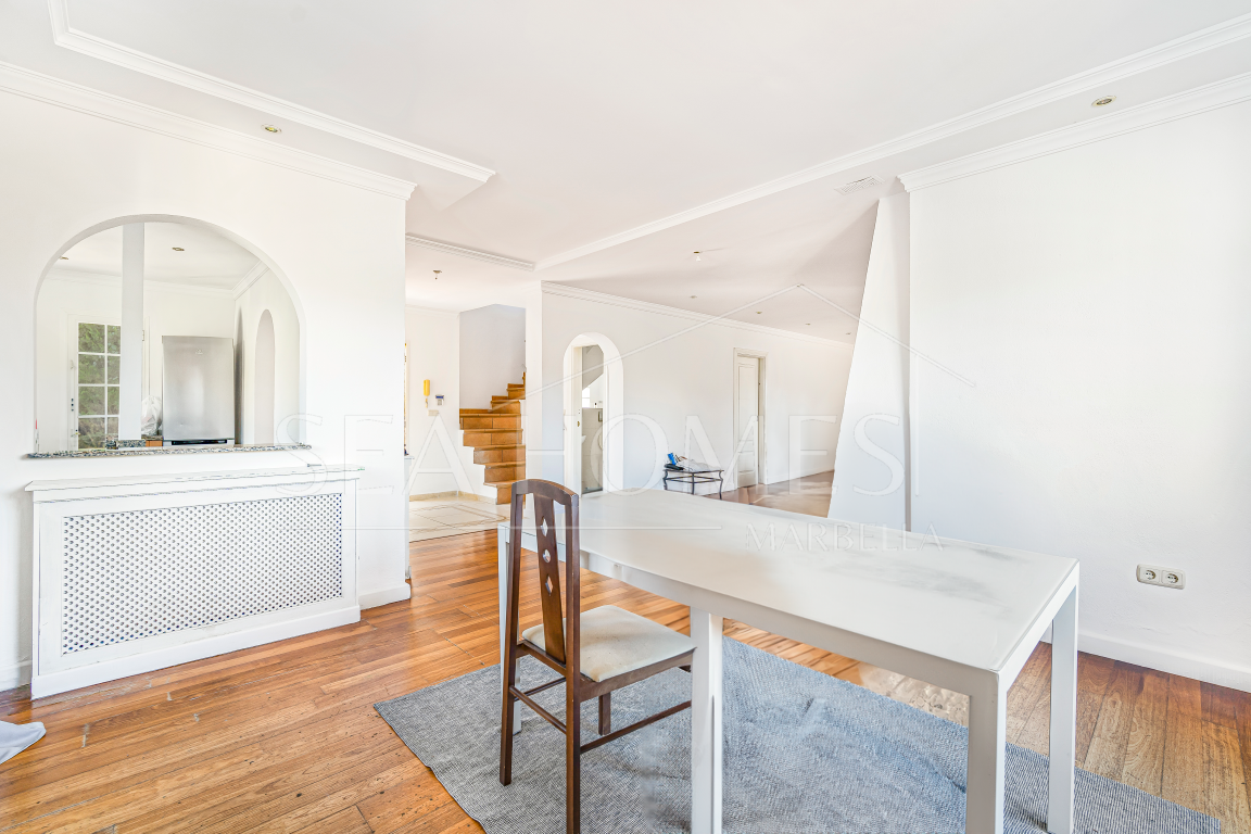 Fantastic opportunity; a four bedroom, south west facing villa in Elviria