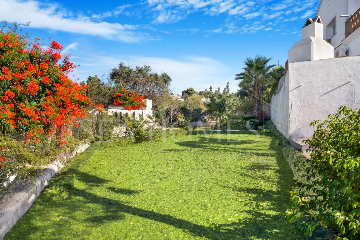 Fantastic opportunity; a four bedroom, south west facing villa in Elviria