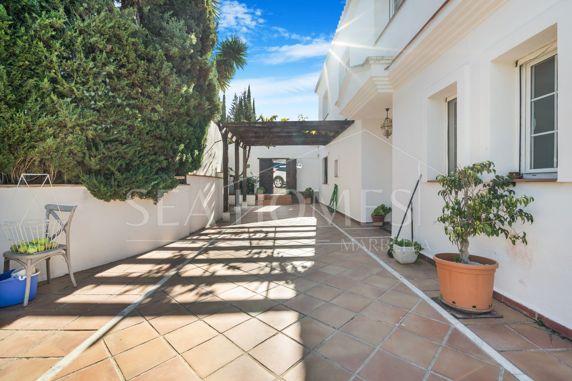 Fantastic opportunity; a four bedroom, south west facing villa in Elviria