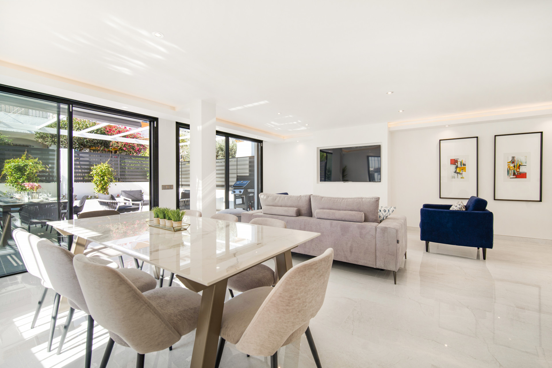 Casa Julieta es una maravillosa casa adosada de cinco dormitorios ubicada en una ubicación privilegiada.