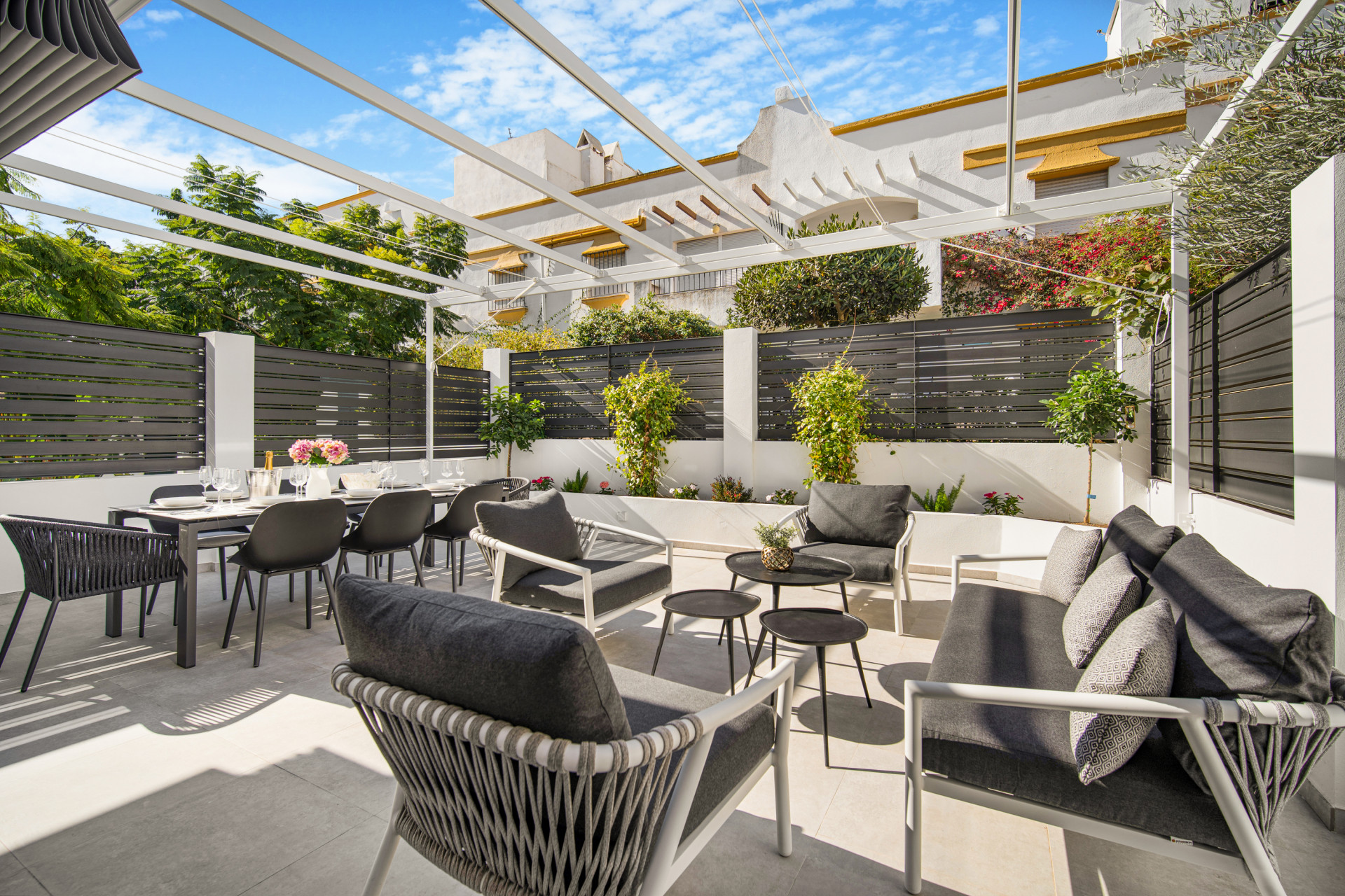 Casa Julieta es una maravillosa casa adosada de cinco dormitorios ubicada en una ubicación privilegiada.