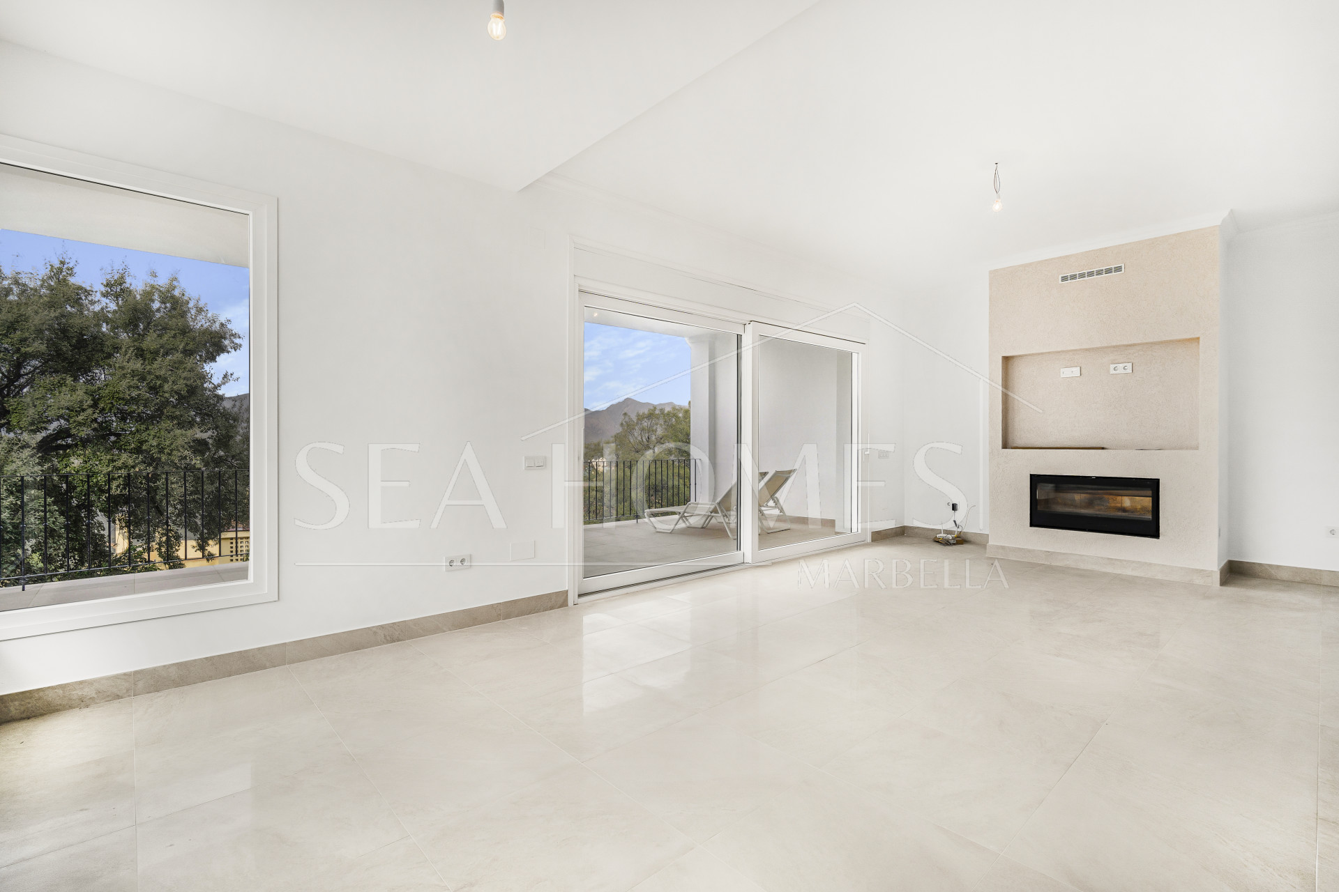 Fantastic three bedroom semi detached villa in a gated community of Monte Elviria, La Mairena