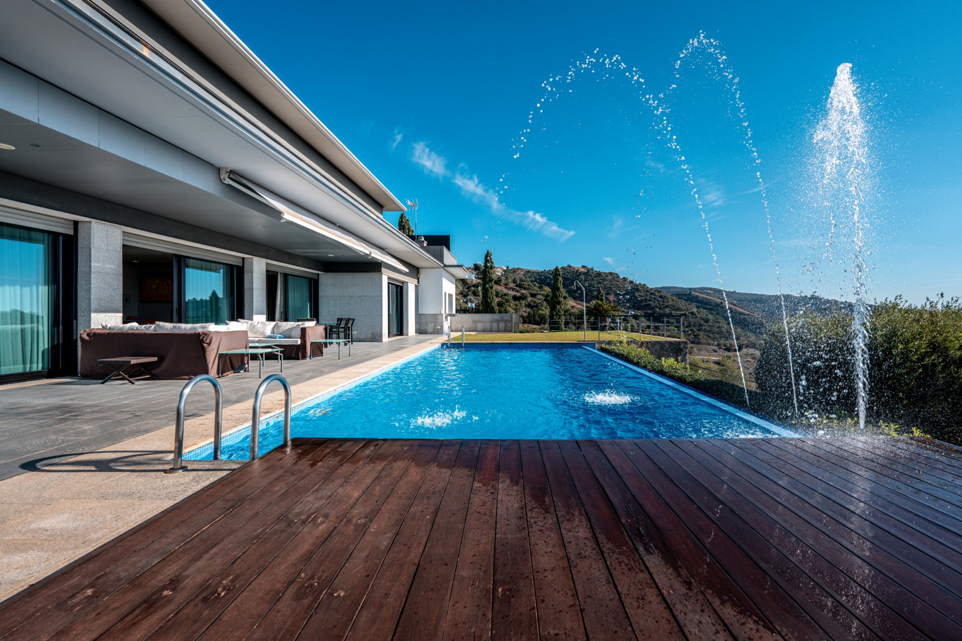 Stunning Modern 5-Bedroom Villa in Los Monteros, Marbella East