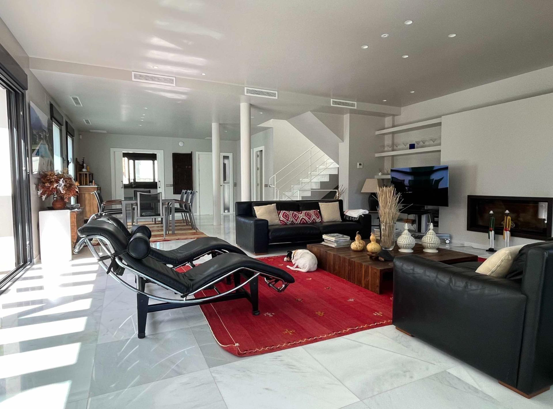 Exceptional seven bedroom, south facing villa in La Cala de Mijas with lovely sea and golf views.