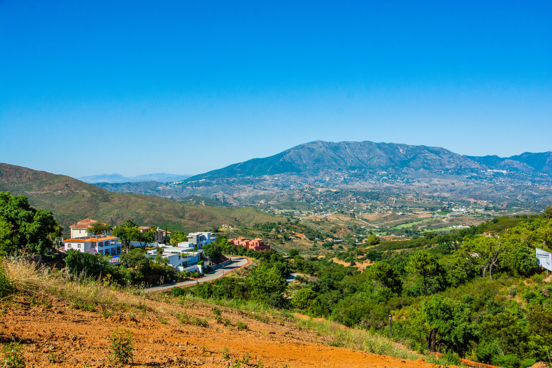 Villa for sale in Marbella East