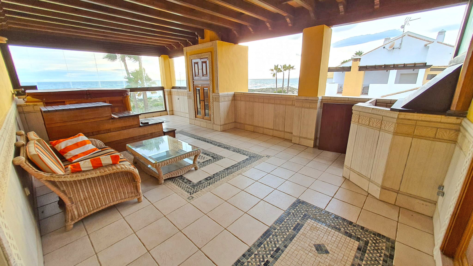 Villa en venta en Bahia de Marbella, Marbella East