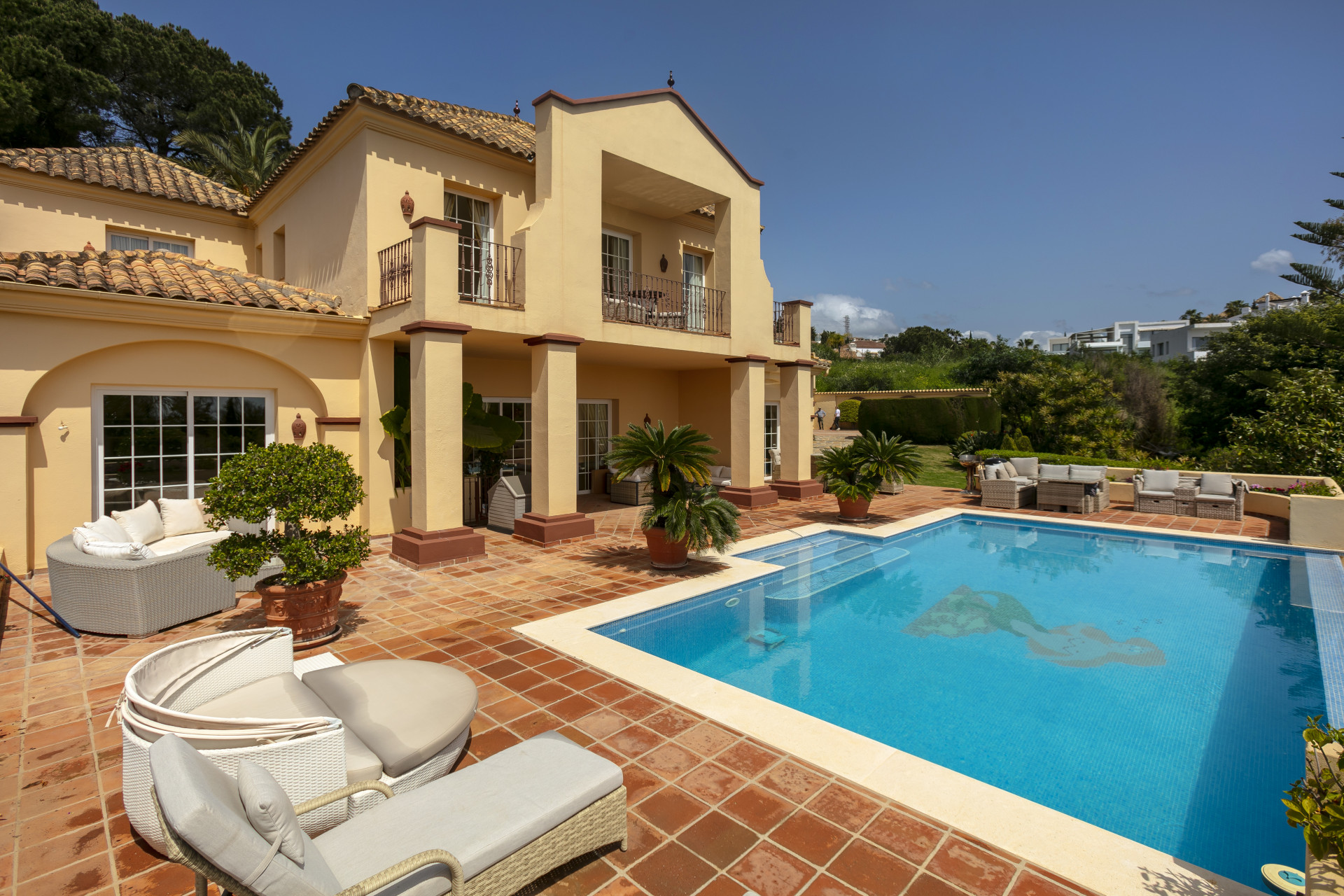 Magnificent four bedroom, South East facing villa located in El Parasio, Bena...