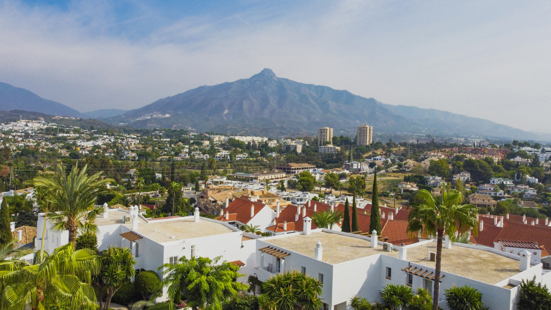Increíble oportunidad de inversión para comprar un apartamento de dos dormitorios en la comunidad cerrada de Jardines de Andalucía, Nueva Andalucia