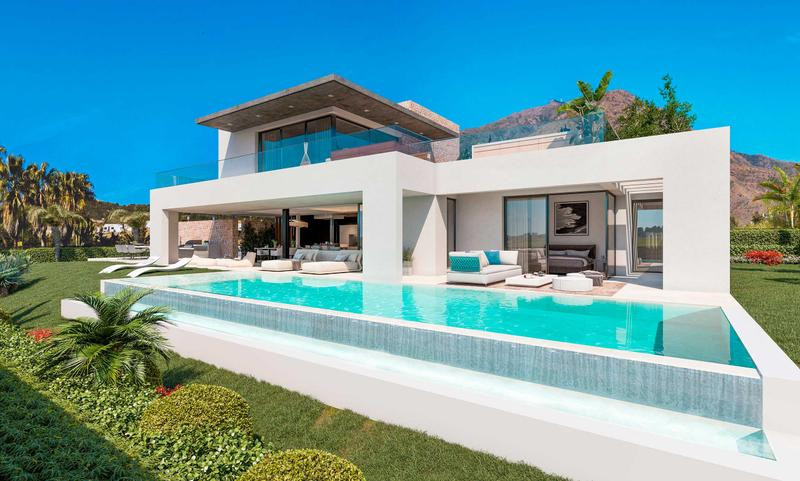 New development consisting of seven contemporary luxury villas with sea views in an exceptional location, in one of the best golf courses on the Costa del Sol just five minutes from Estepona, with its beautiful beaches, marina, shops and leisure.