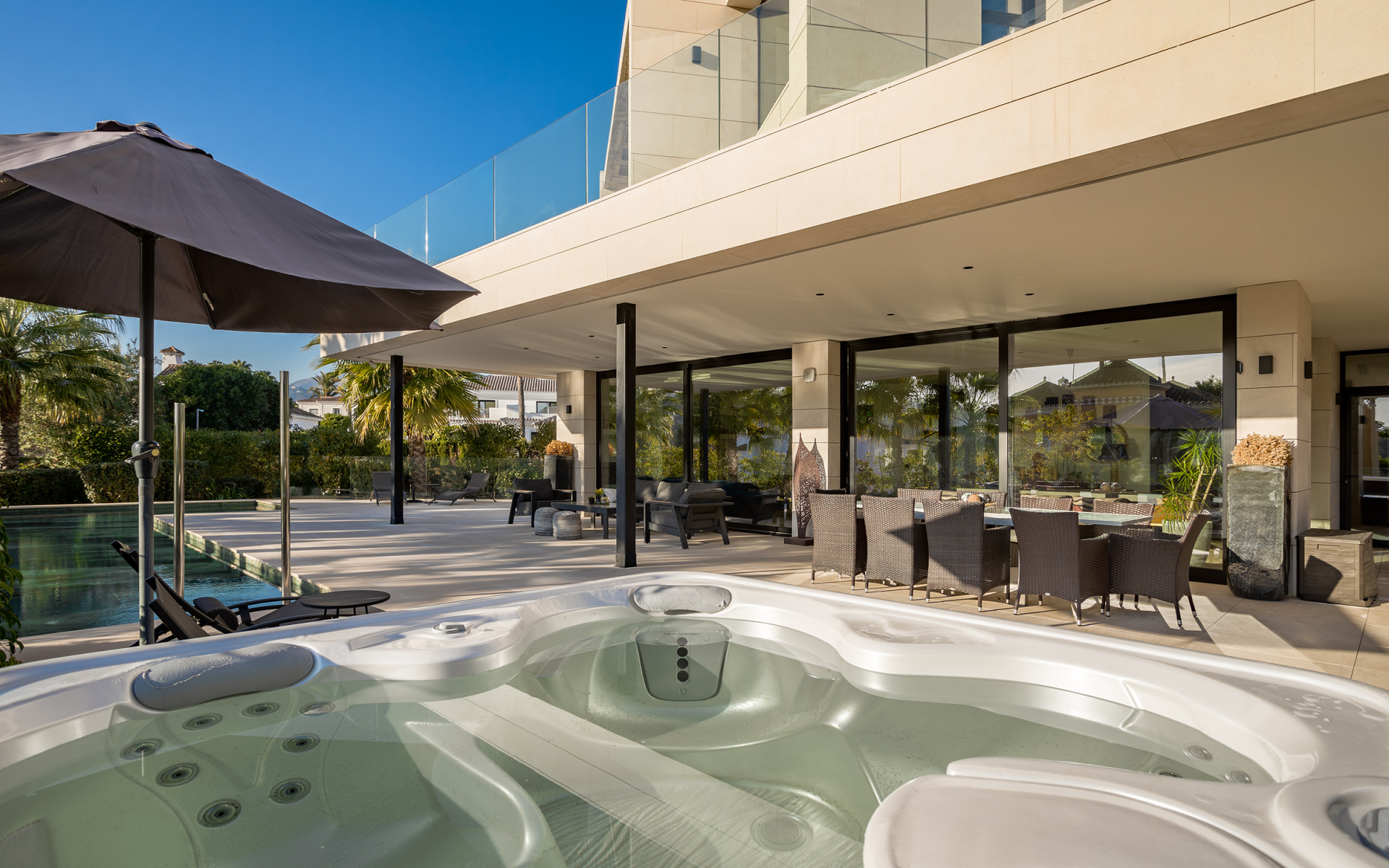 Brand-new seven bedroom villa with mountain views in a prestigious location in the Golf Valley of Nueva Andalucía