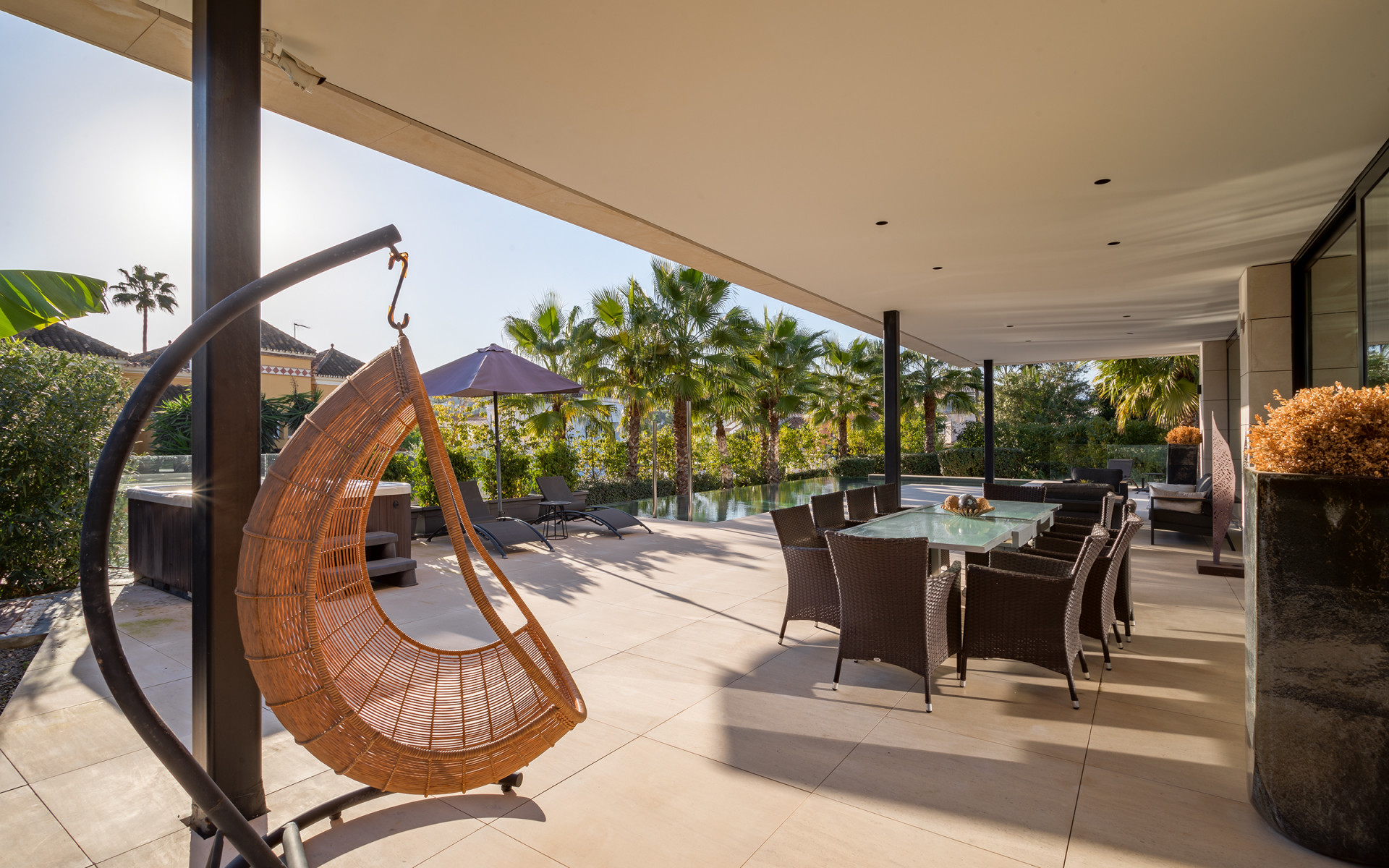 Brand-new seven bedroom villa with mountain views in a prestigious location in the Golf Valley of Nueva Andalucía