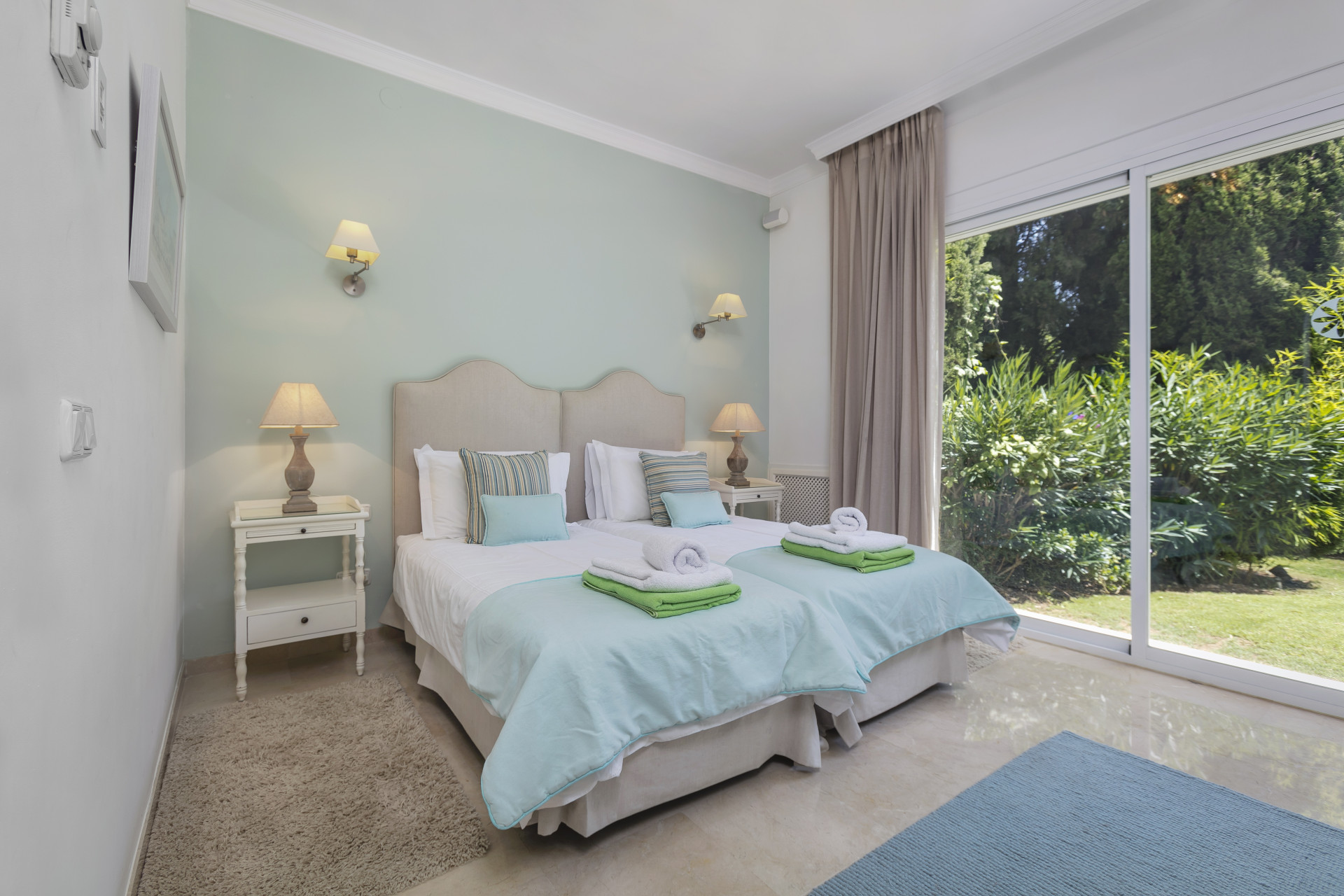 Villa for sale in Benahavis