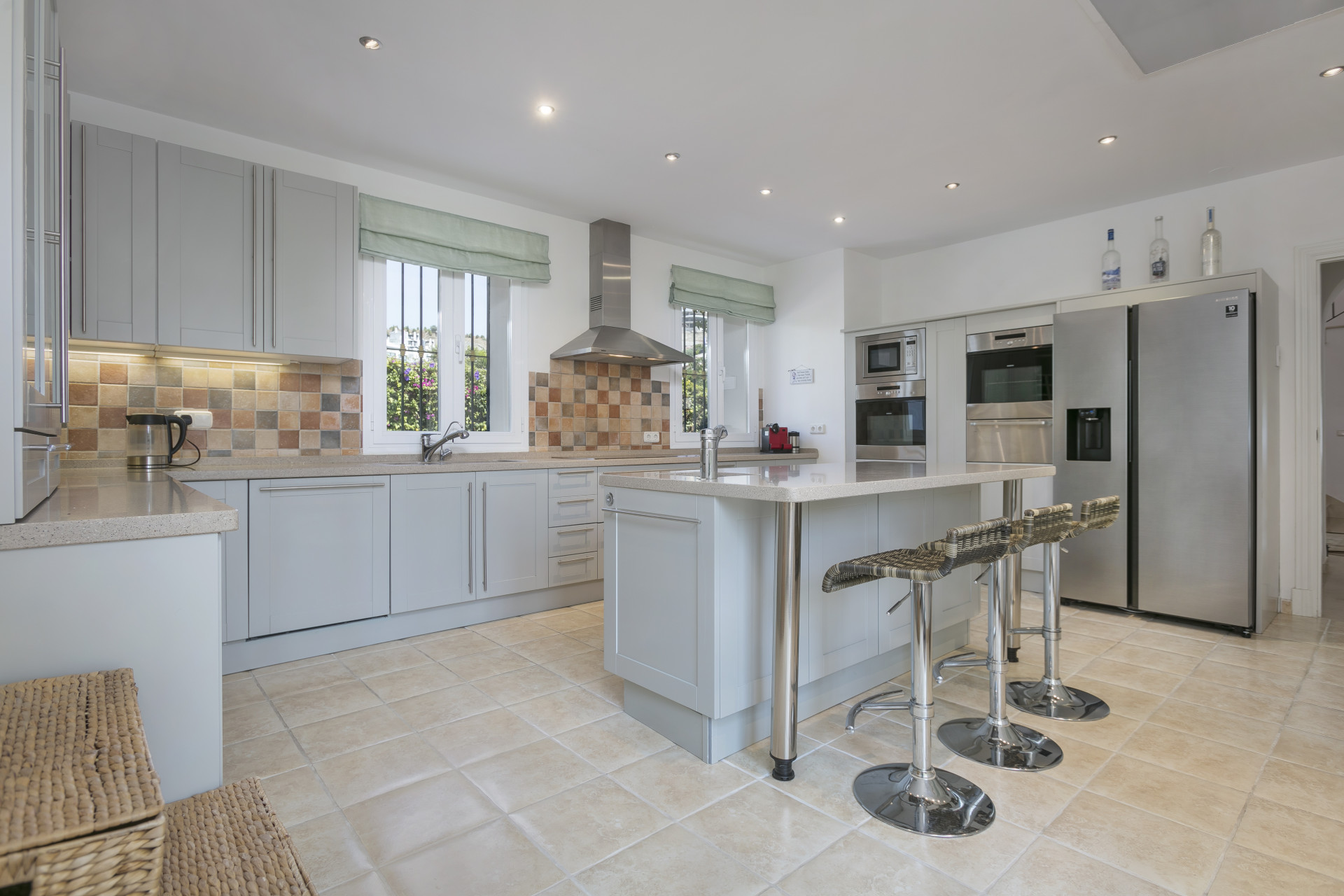 Villa for sale in Benahavis