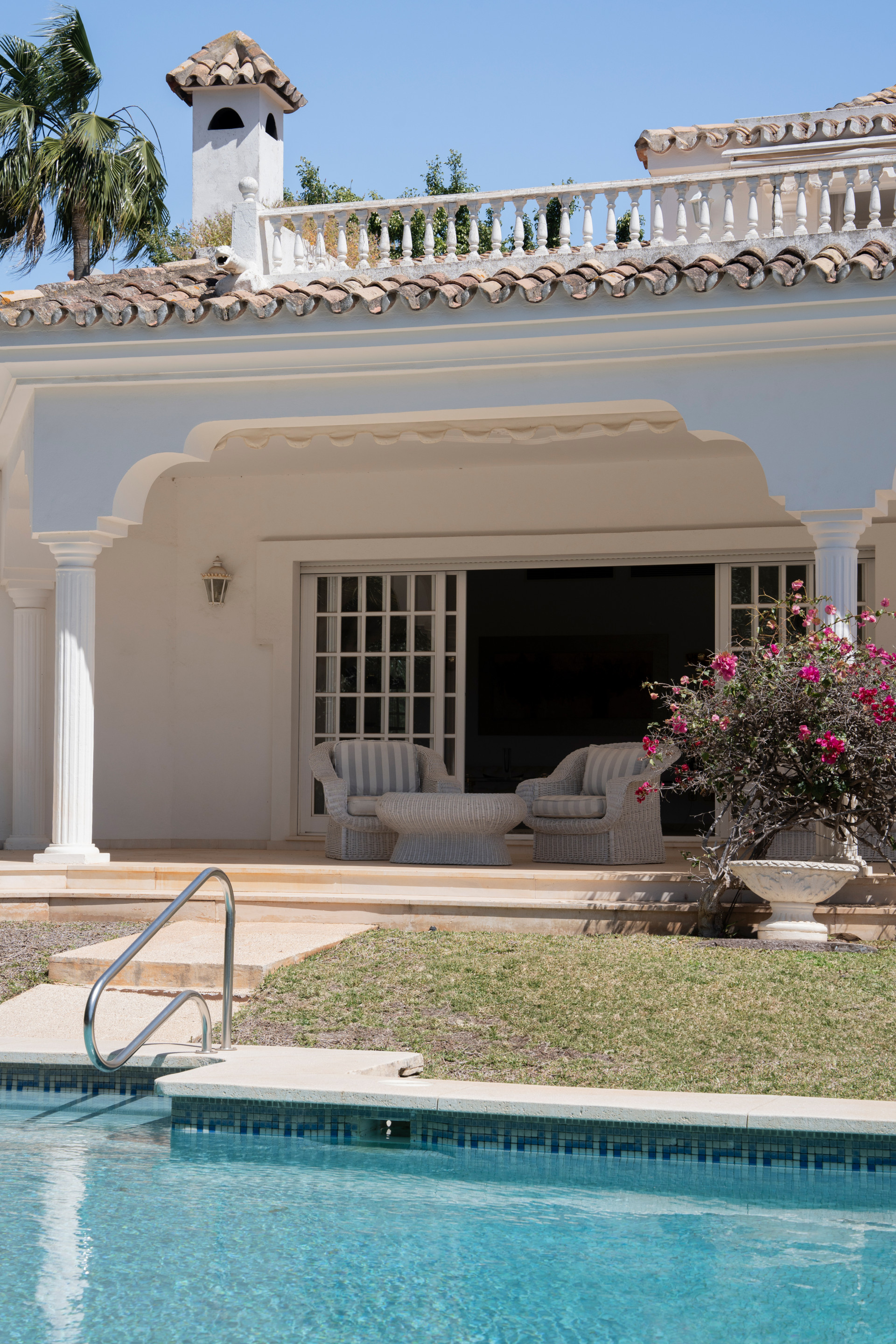 Villa de estilo andaluz de 3 dormitorios en El Paraiso