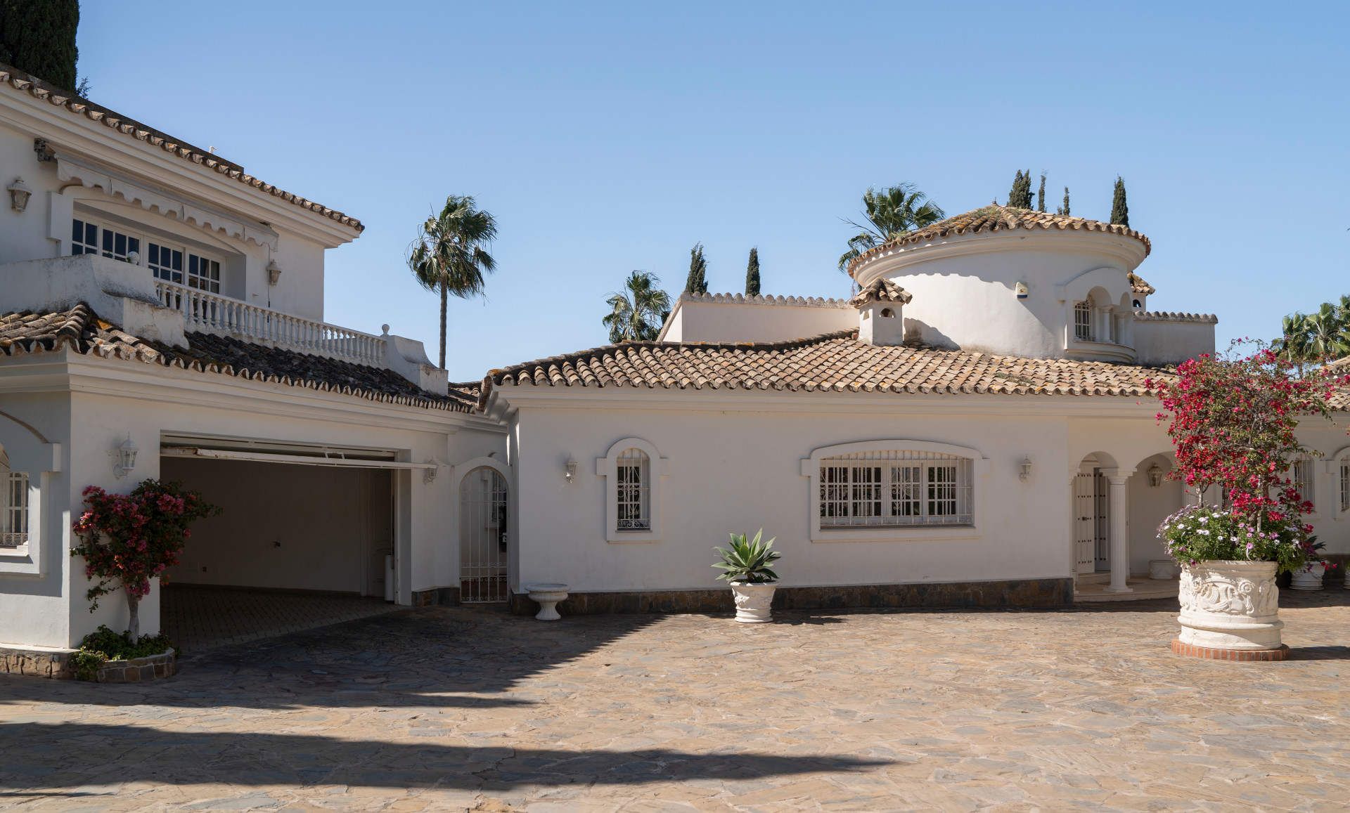 Villa de estilo andaluz de 3 dormitorios en El Paraiso