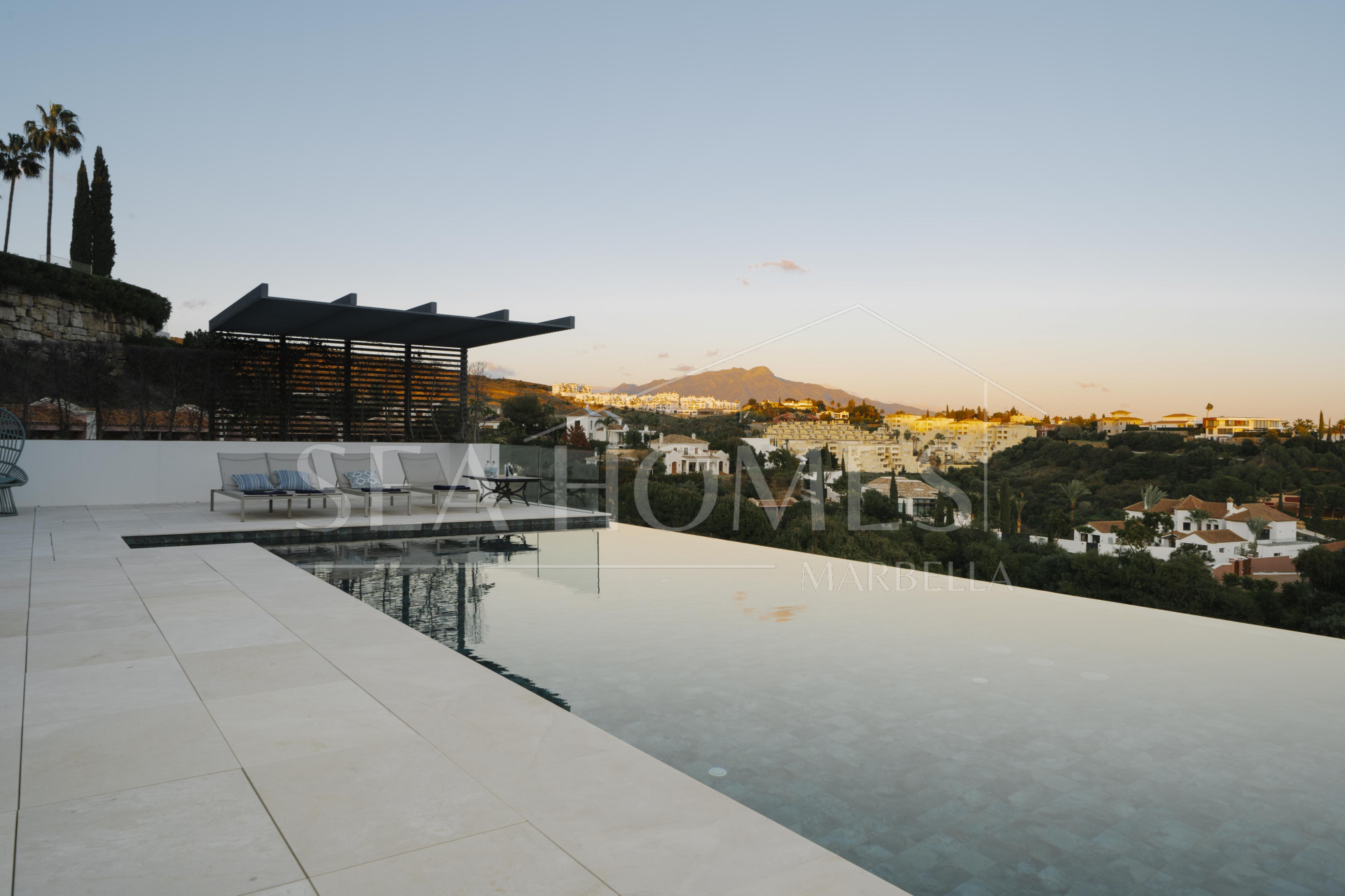 Villa Jasmine - Exclusive 6-bed elegant villa with unmatched sea views in Los Flamingos