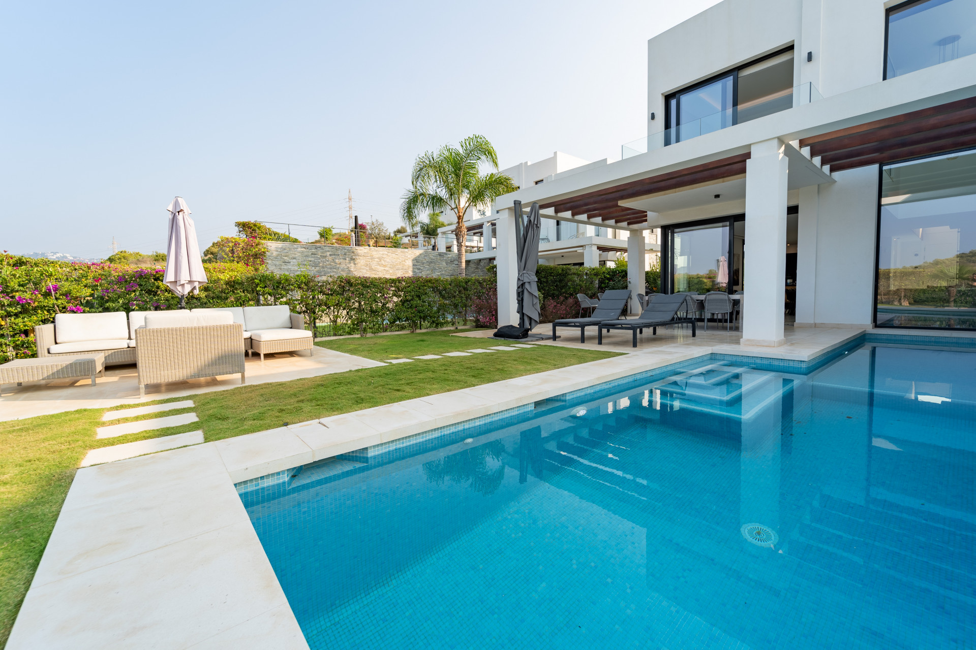 Frontline Golf Luxury semi-detached Villa within a gated community