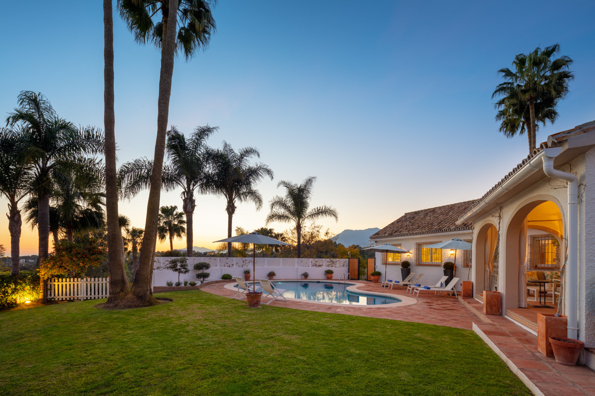 Villa zum Verkauf in Marbella East, Costa del Sol