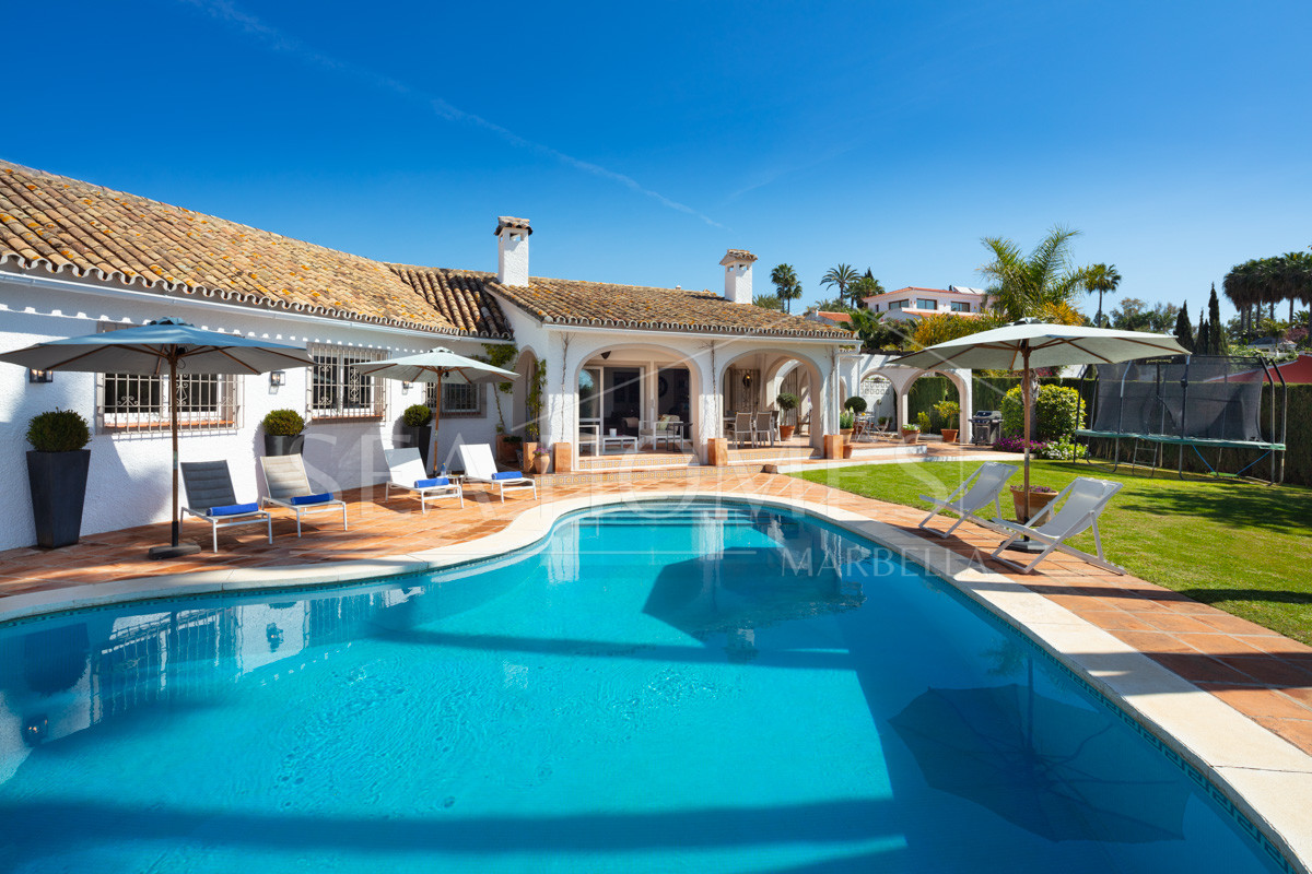 Charming Andalusian Villa all on one level in Marbella East