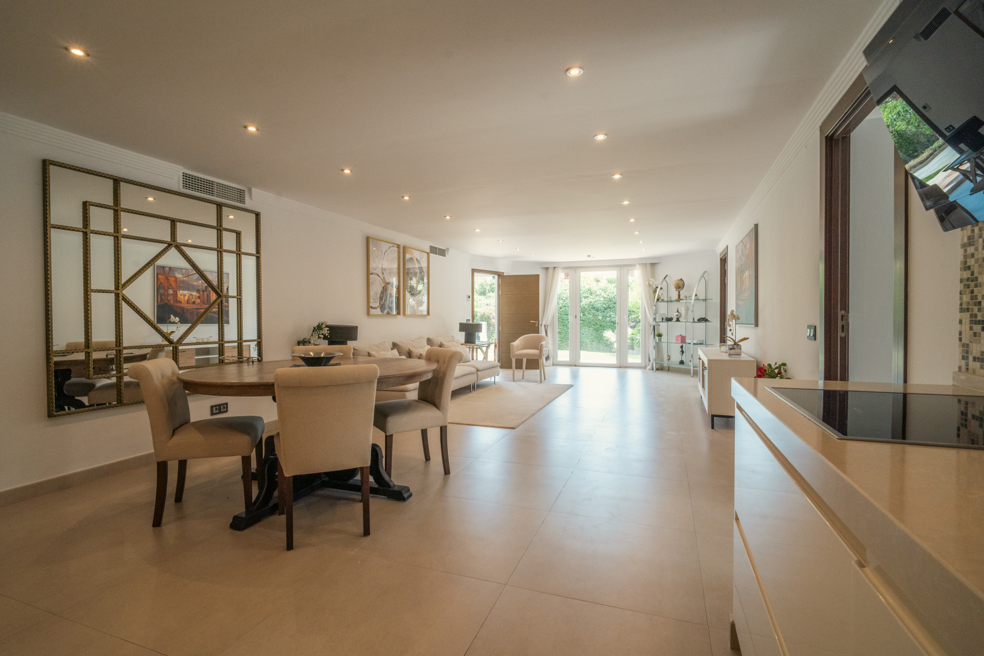 Image 32: detached villa For sale, San Pedro de Alcántara, €3,000,000 [437-00247P]