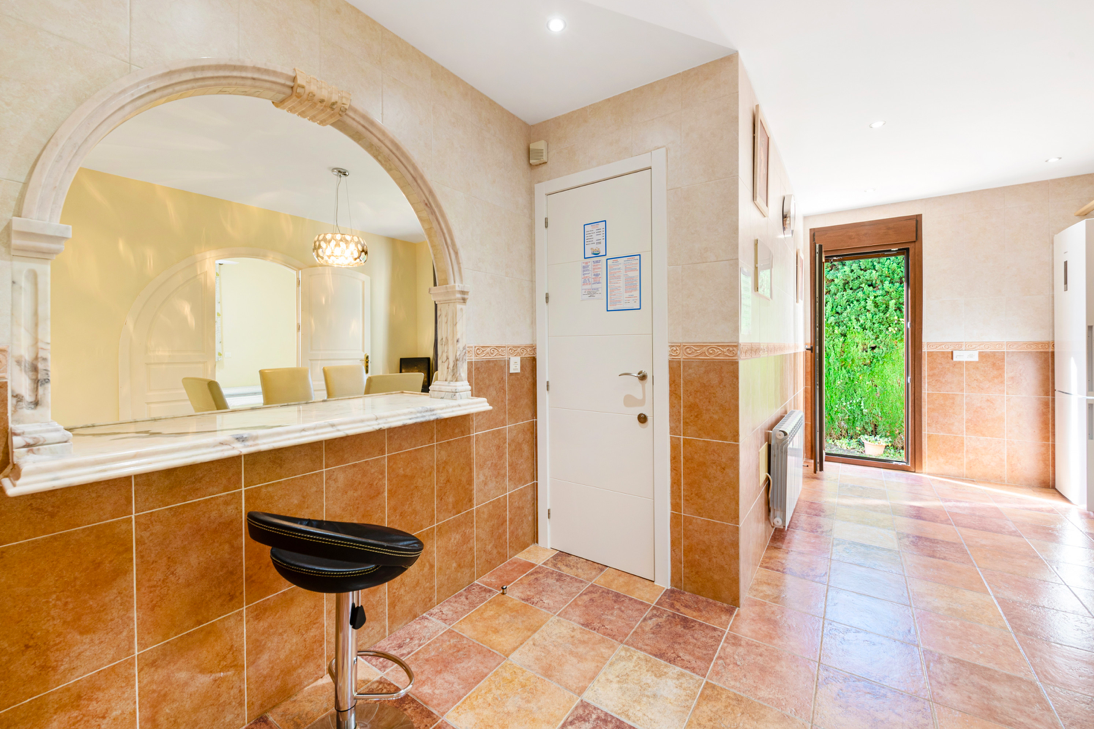 Image 30: villa - chalet For sale, Estepona, €1,395,000 [437-00717P]