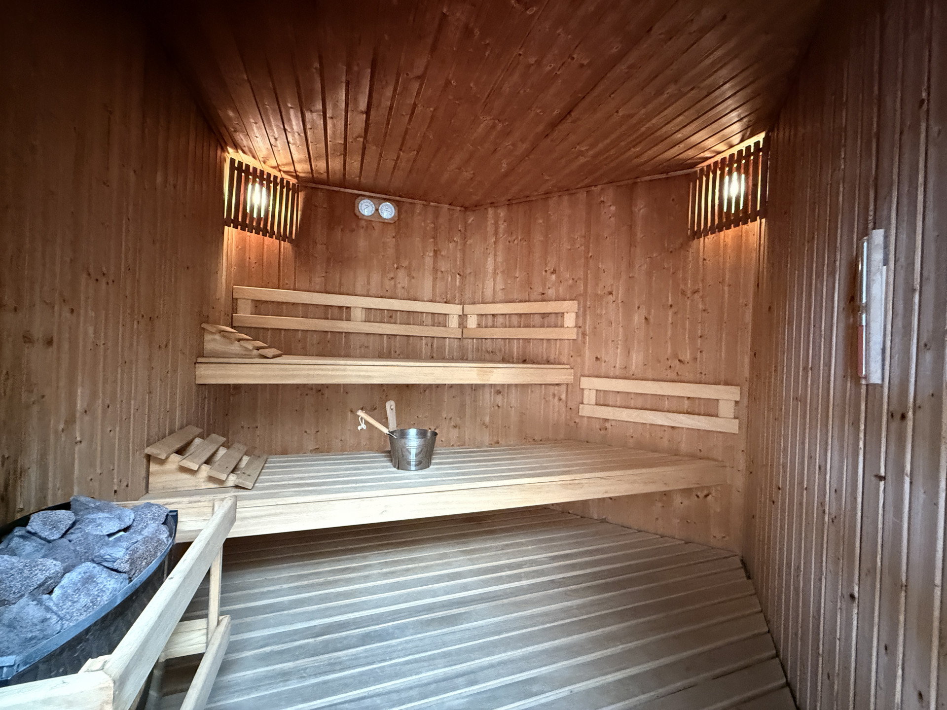 Image 38: apartment For sale, Benahavís, €790,000 [437-01513P]