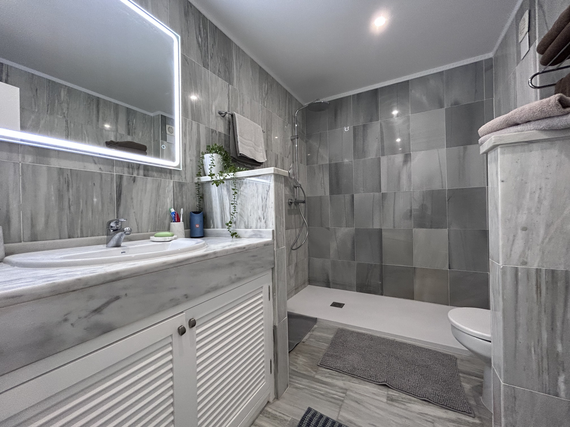 Image 33: apartment For sale, Marbella, €550,000 [437-01328P]