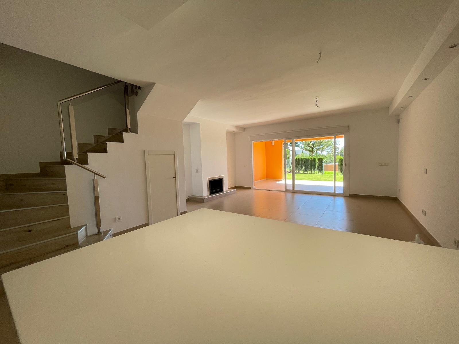 Luminous Tranquility: Spacious 3-Bedroom Townhouse in Paraíso Bellevue, Benahavis