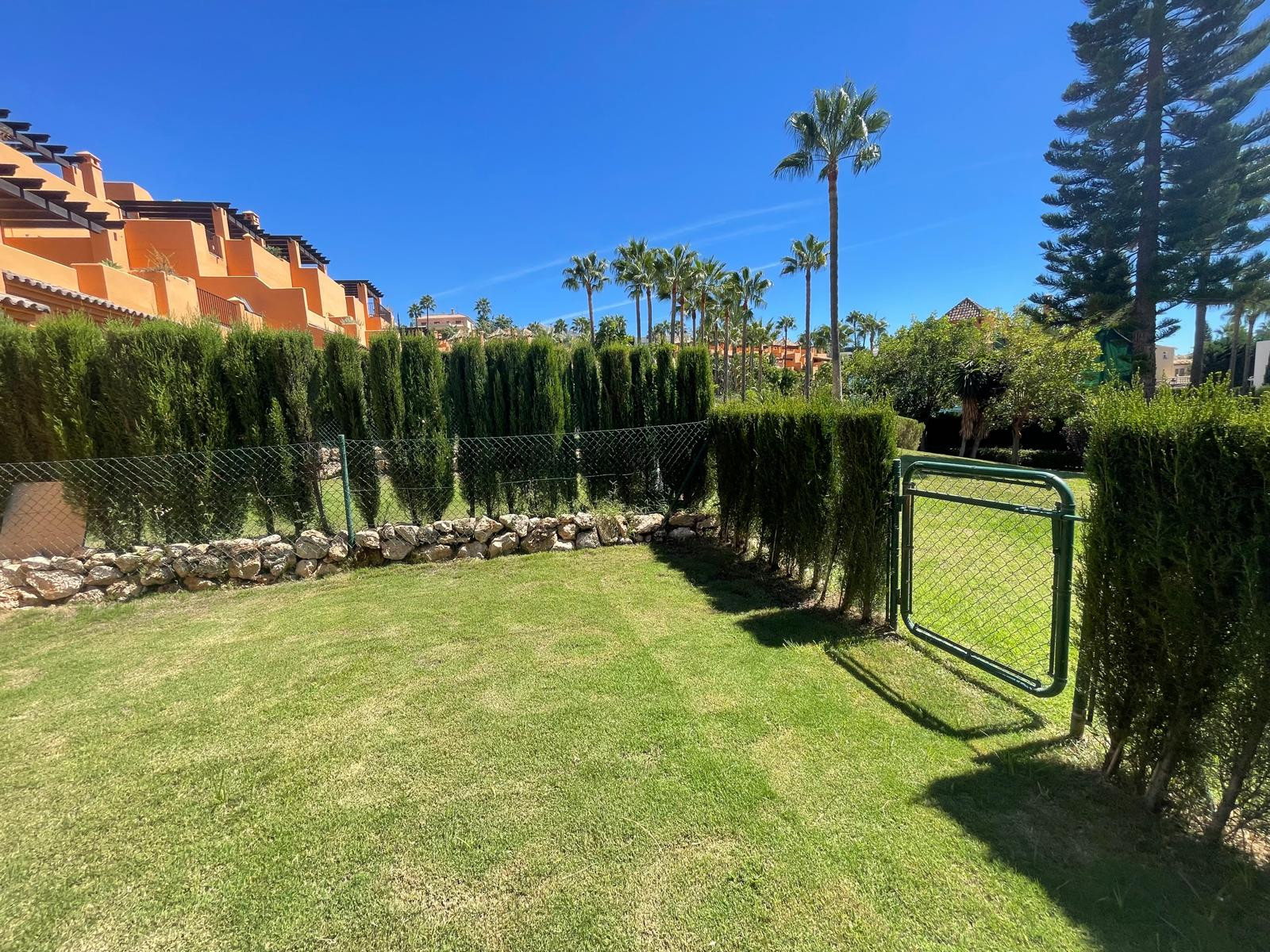 Luminous Tranquility: Spacious 3-Bedroom Townhouse in Paraíso Bellevue, Benahavis