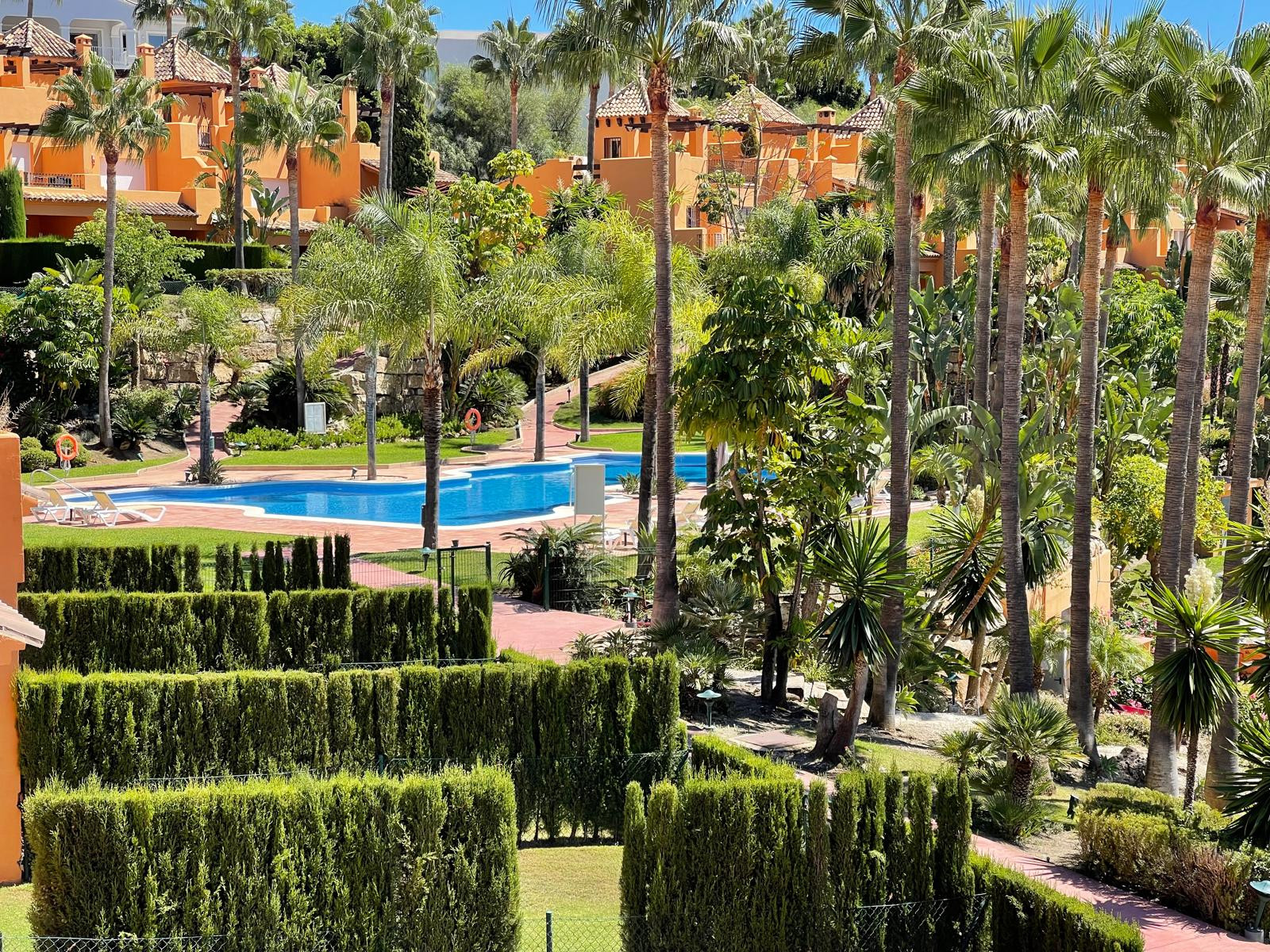 Luminous Tranquility: Spacious 3-Bedroom Townhouse in Paraíso Bellevue, Benahavis