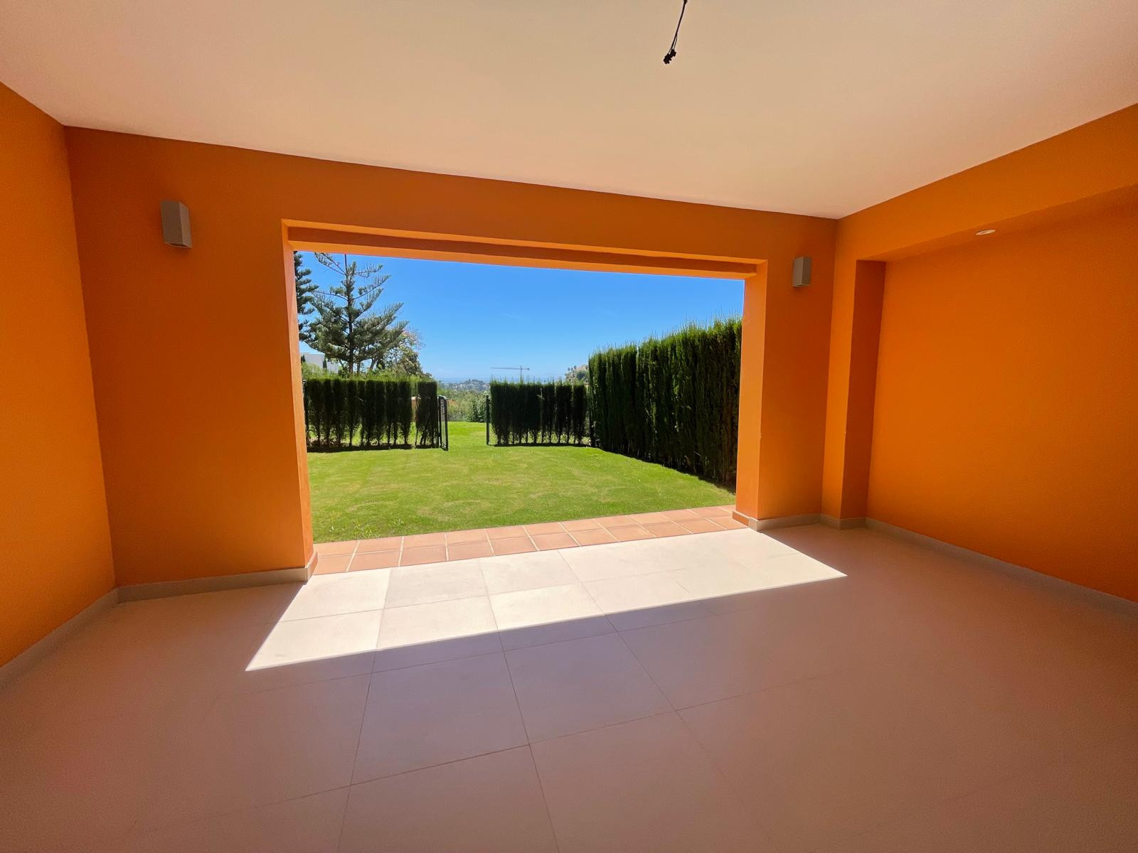 Luminous Tranquility: Spacious 3-Bedroom Townhouse in Paraíso Bellevue, Benahavis