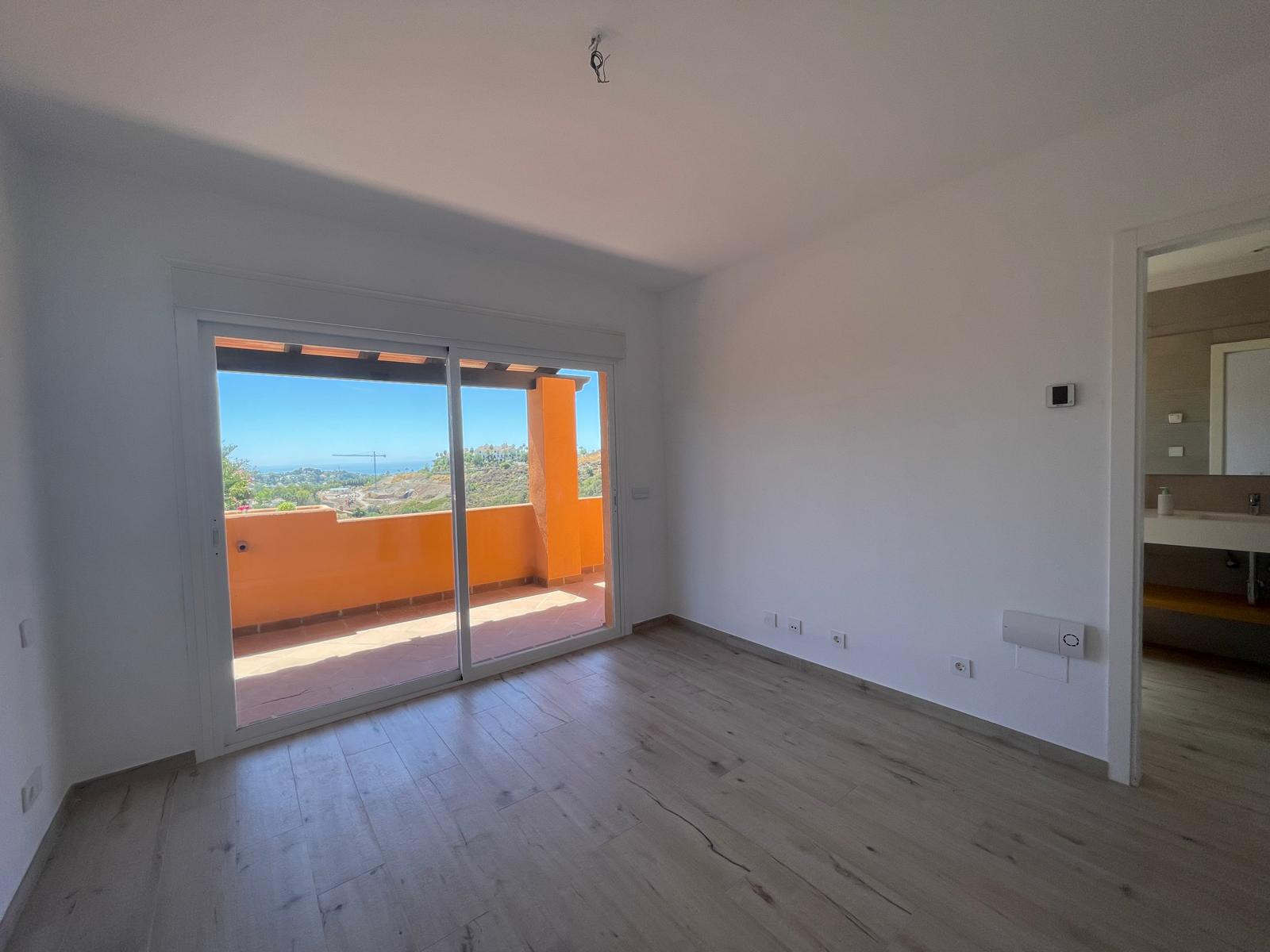 Luminous Tranquility: Spacious 3-Bedroom Townhouse in Paraíso Bellevue, Benahavis