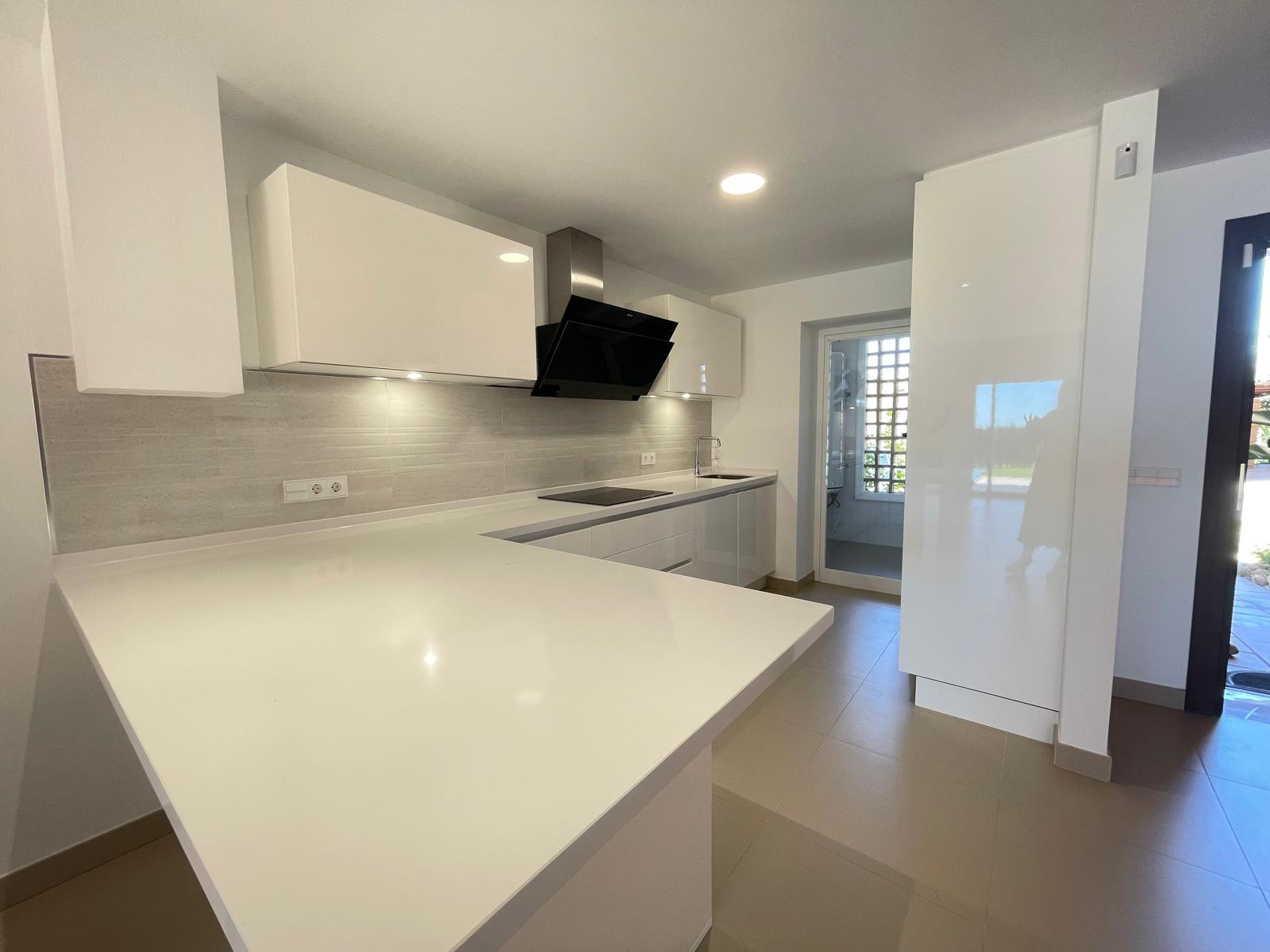 Luminous Tranquility: Spacious 3-Bedroom Townhouse in Paraíso Bellevue, Benahavis