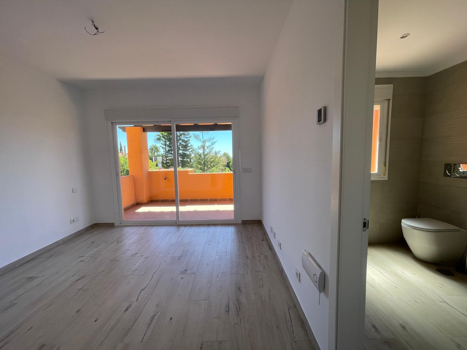 Luminous Tranquility: Spacious 3-Bedroom Townhouse in Paraíso Bellevue, Benahavis