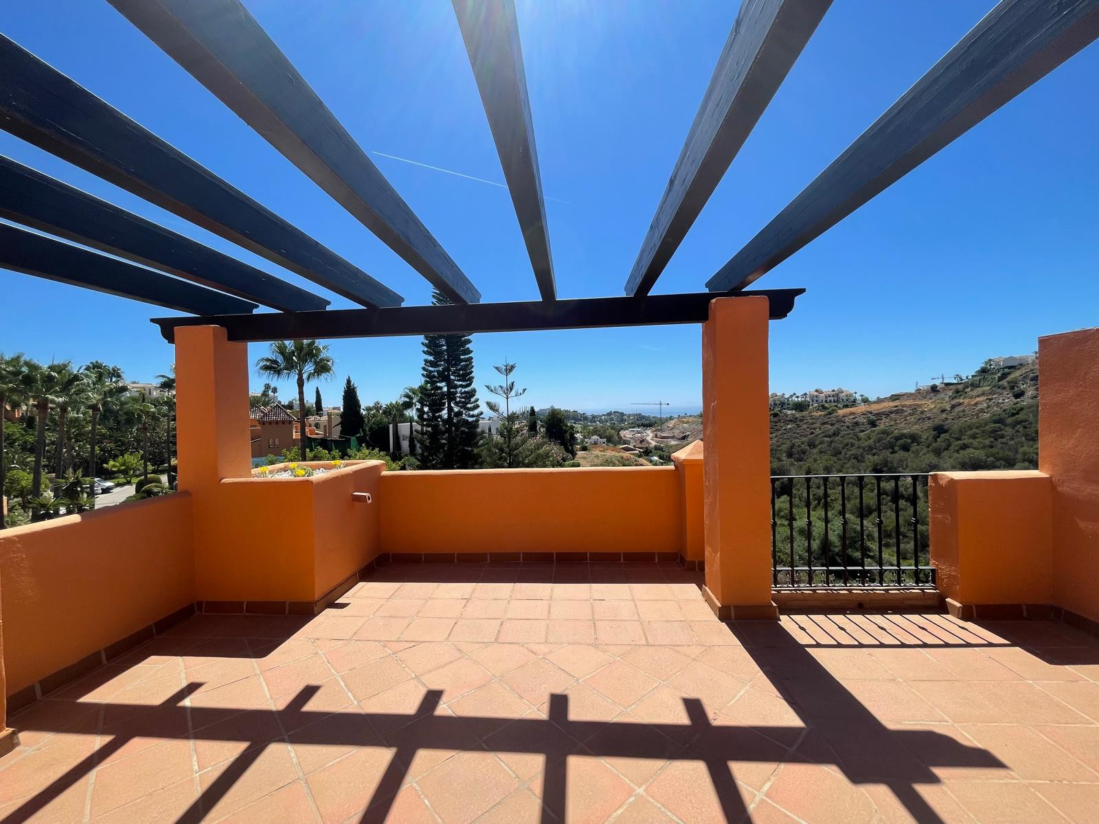 Luminous Tranquility: Spacious 3-Bedroom Townhouse in Paraíso Bellevue, Benahavis