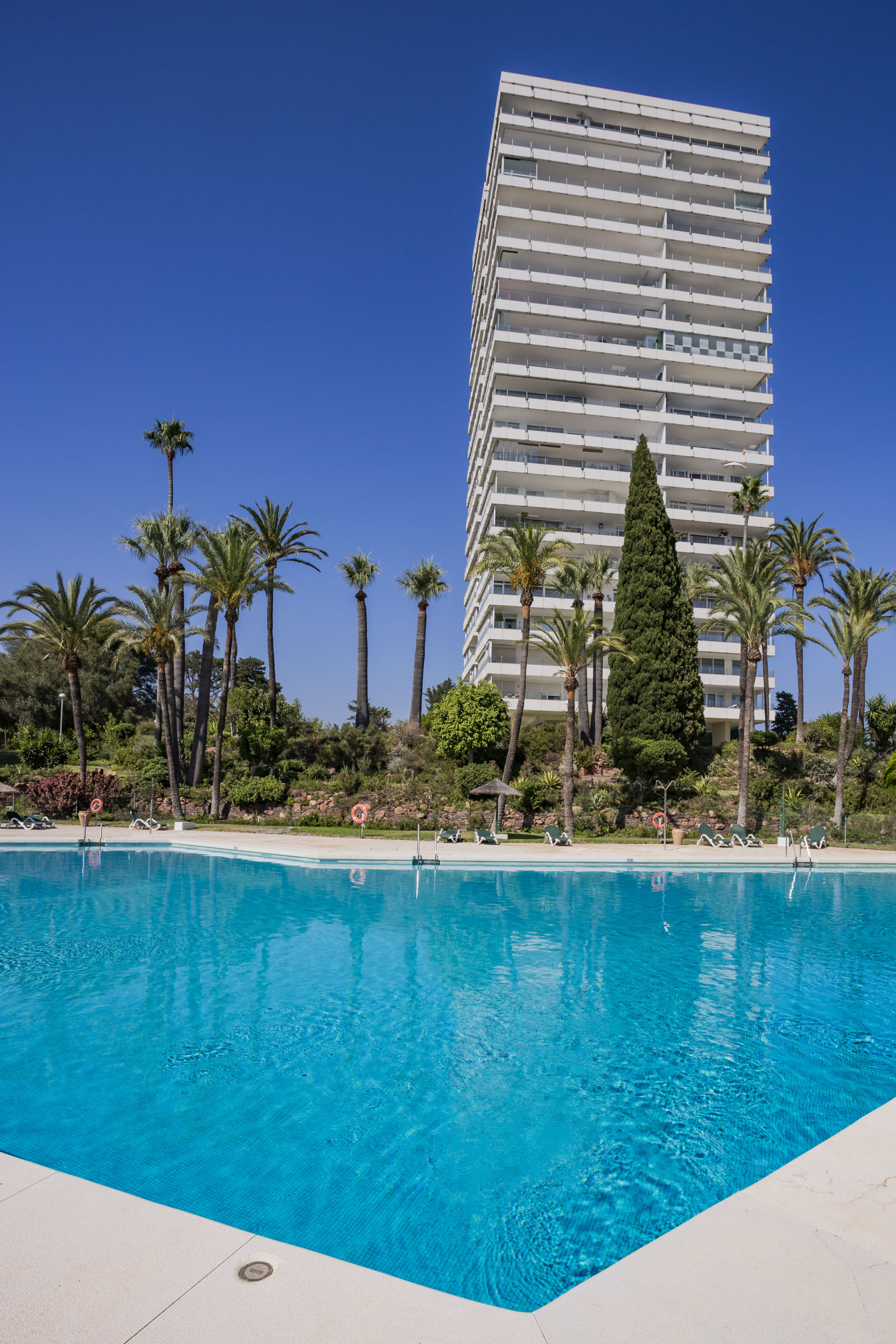 Beautifully renovated apartment in the iconic Torre de Río Real
