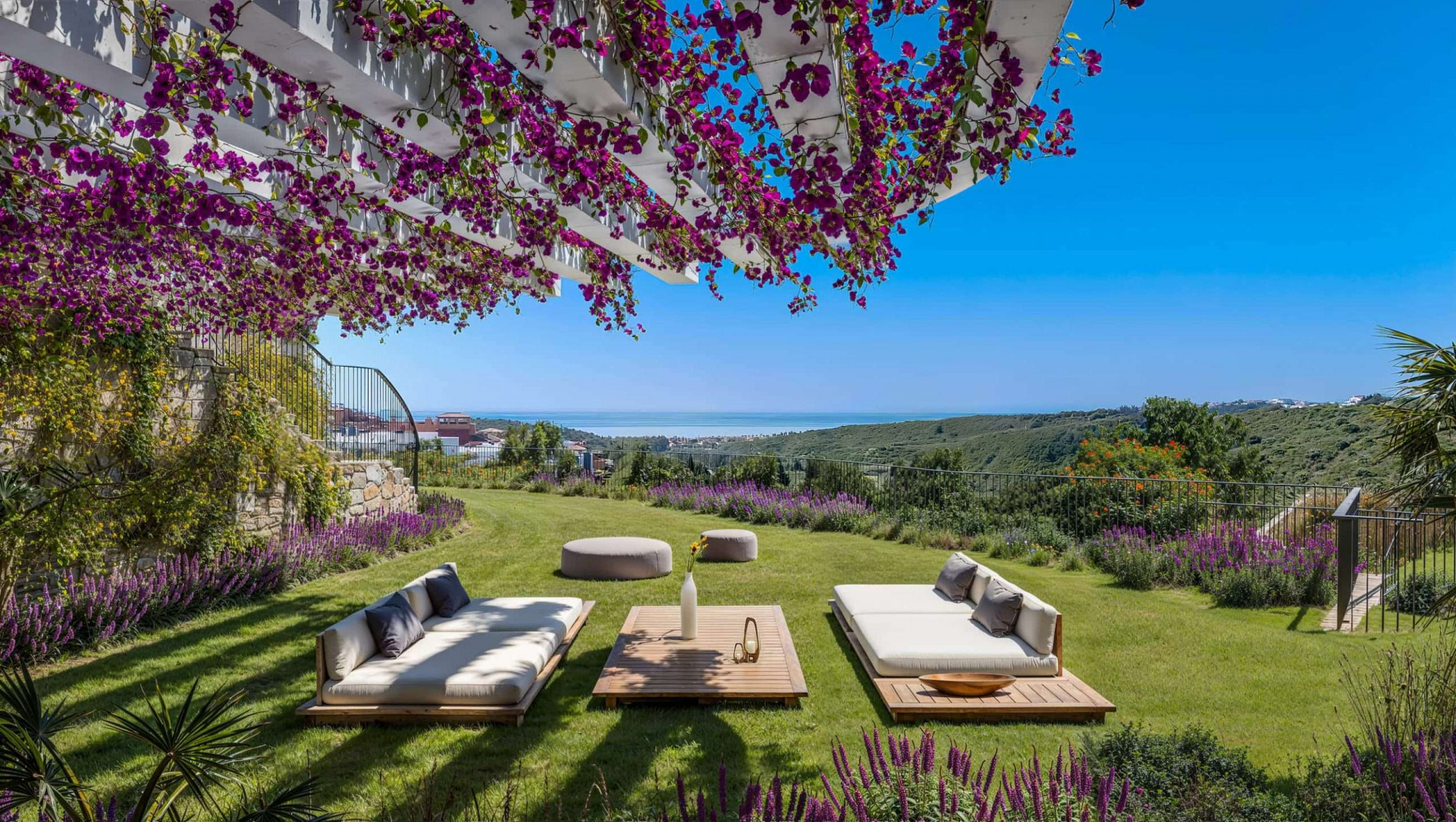 A privileged place between the sea and the mountains