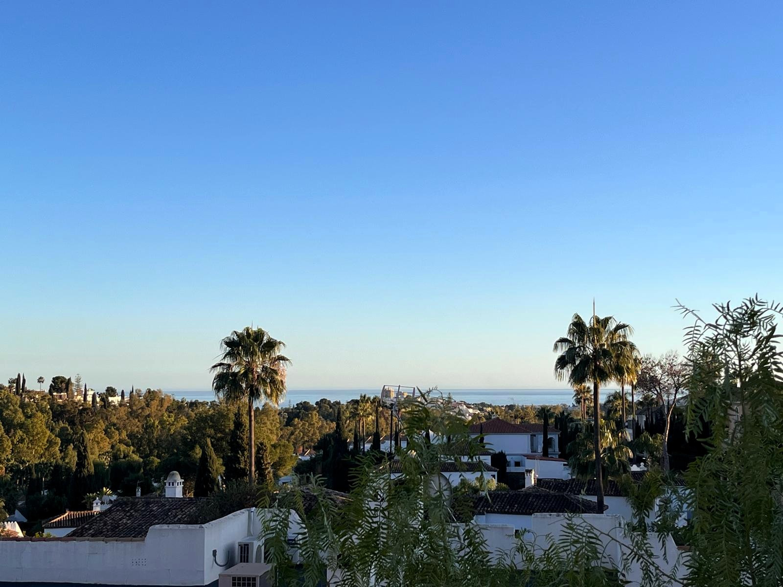 Wohnung zum Verkauf in Nueva Andalucía, Marbella – Meerblick-Immobilie in Balcón del Golf, Golf Valley