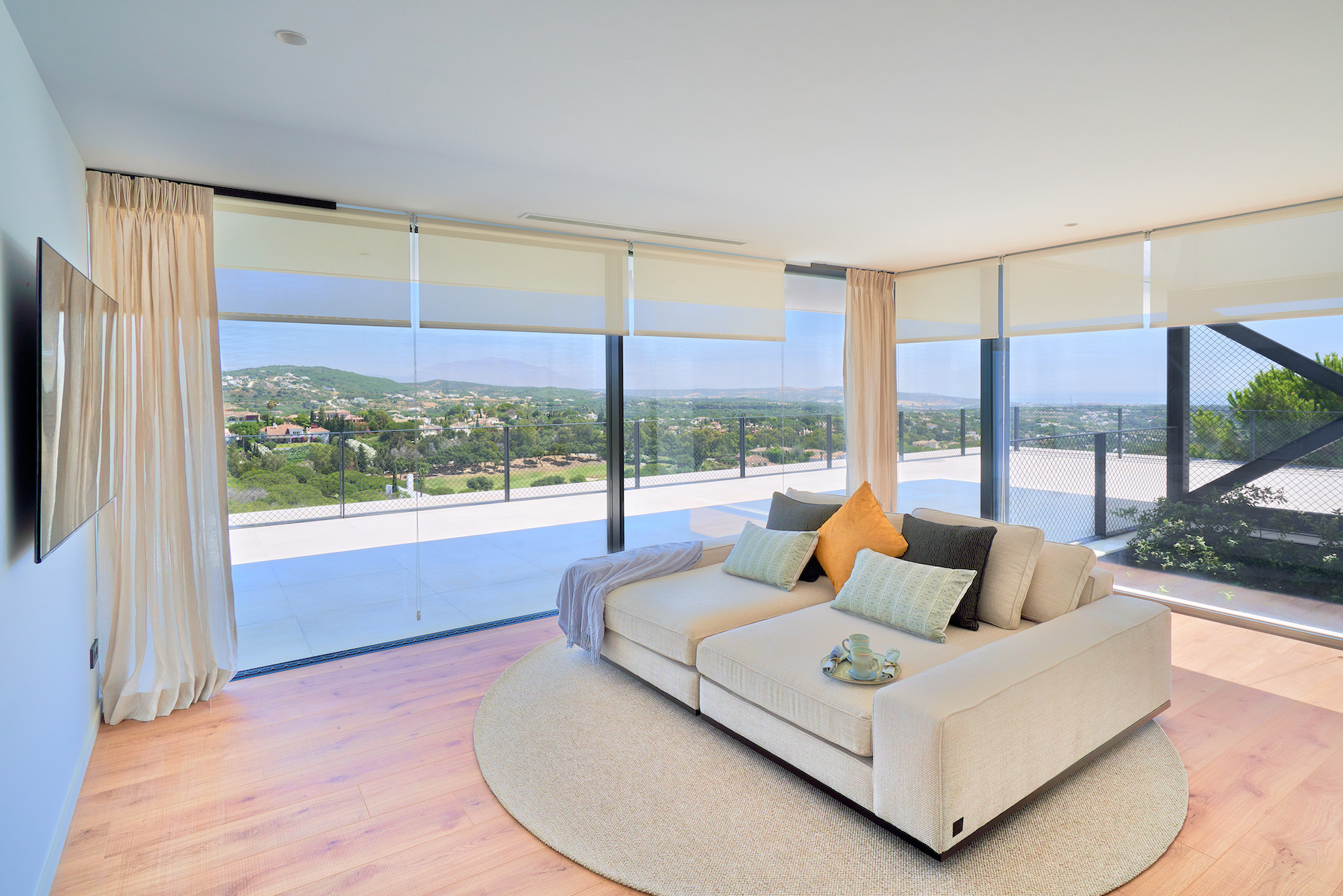 Villa &quot;Las Nubes&quot; Stunning modern villa with panoramic views to the sea and Golf in Sotogrande.