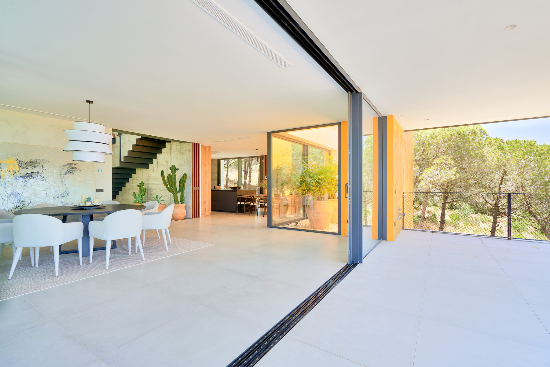 Villa &quot;Las Nubes&quot; Stunning modern villa with panoramic views to the sea and Golf in Sotogrande.