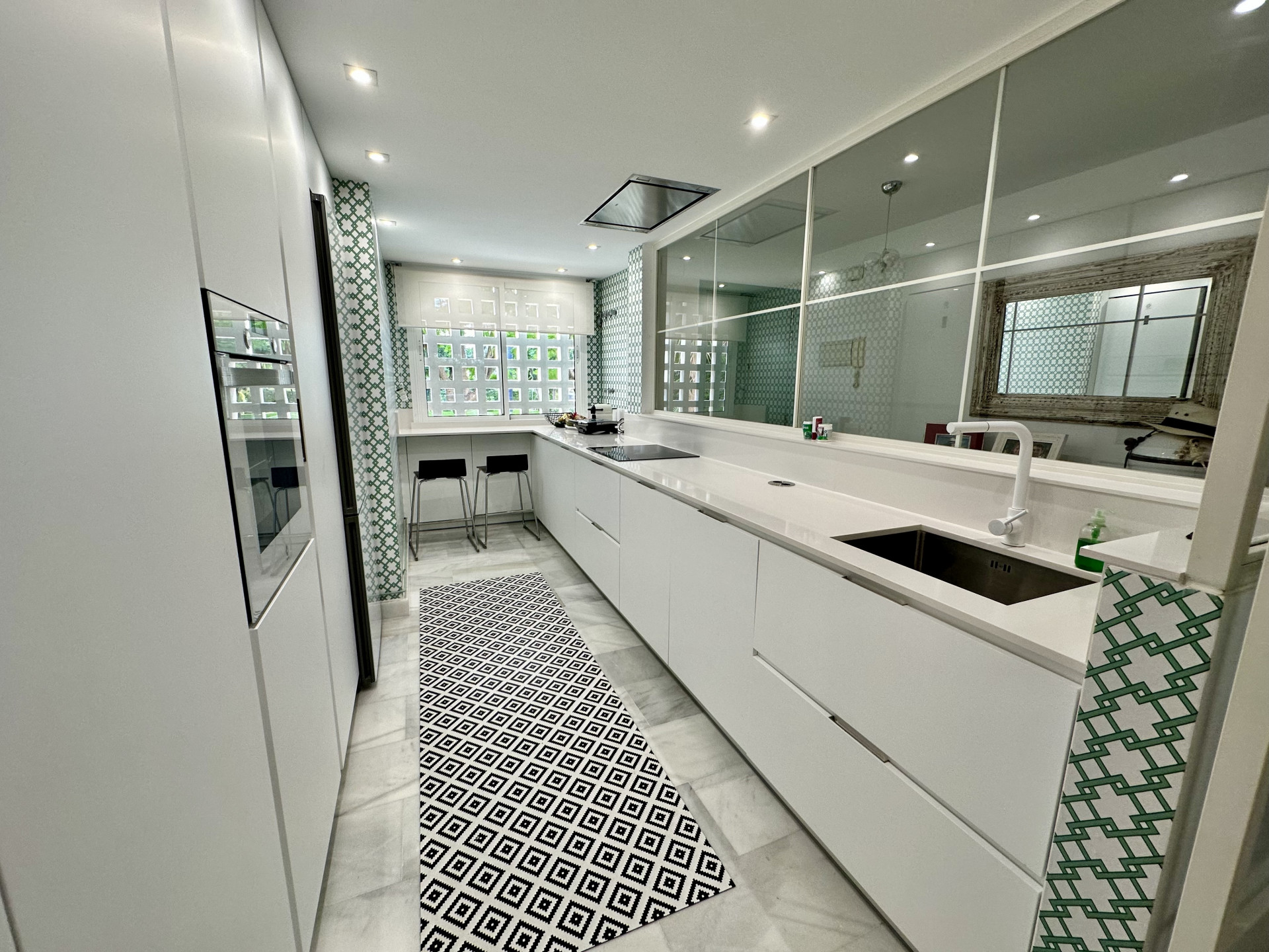 Ground Floor Apartment with Private Garden Near the Beach – Guadalmina Baja, Marbella