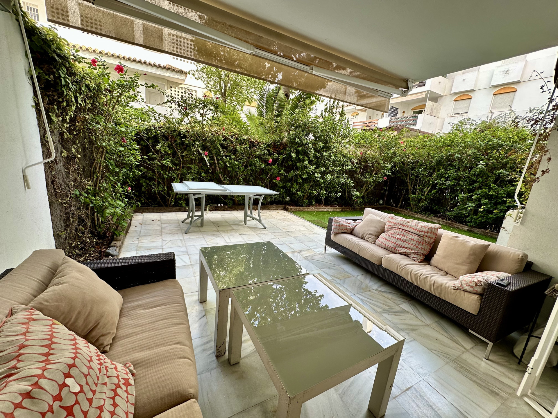 Ground Floor Apartment with Private Garden Near the Beach – Guadalmina Baja, Marbella