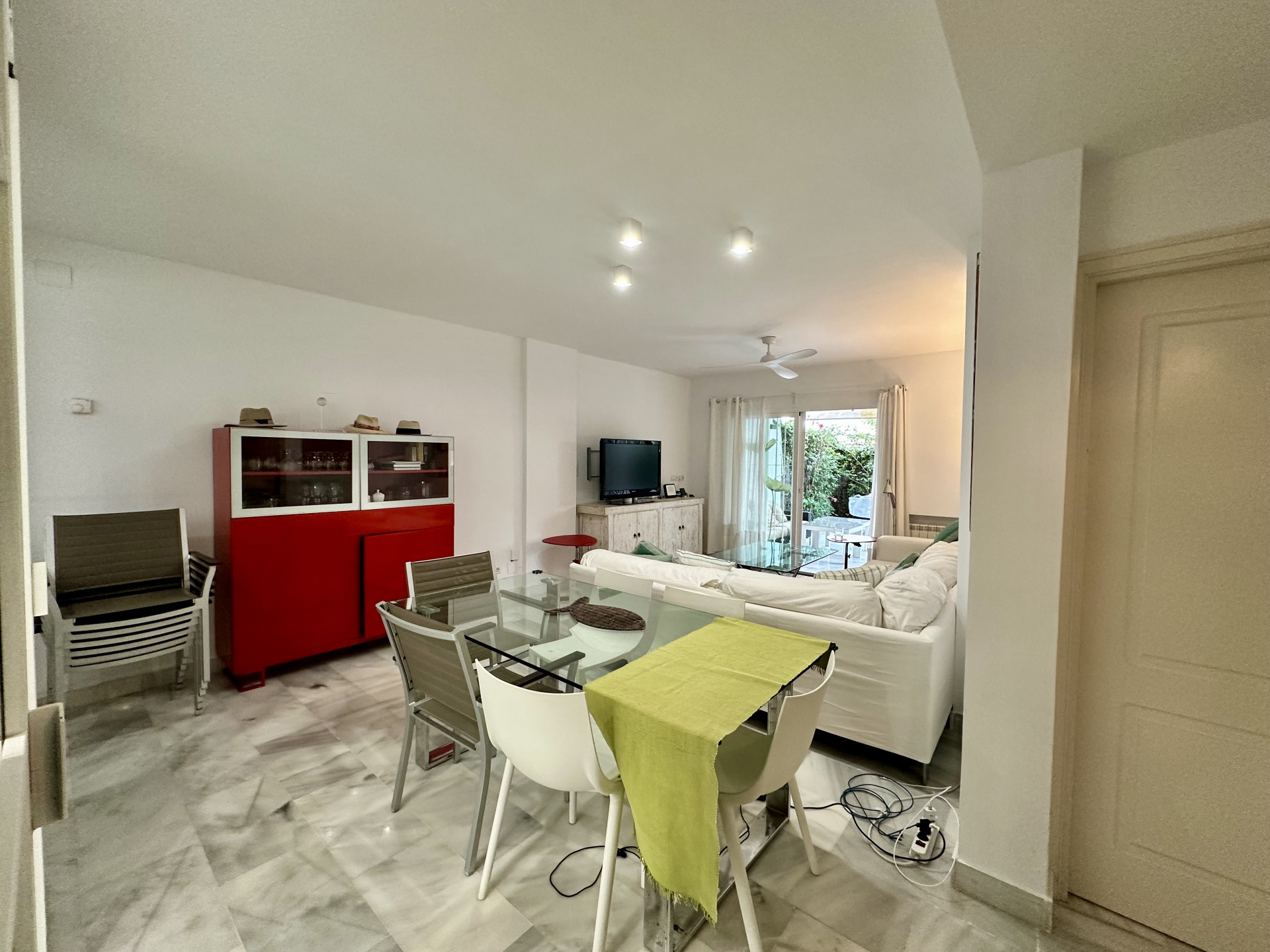 Ground Floor Apartment with Private Garden Near the Beach – Guadalmina Baja, Marbella