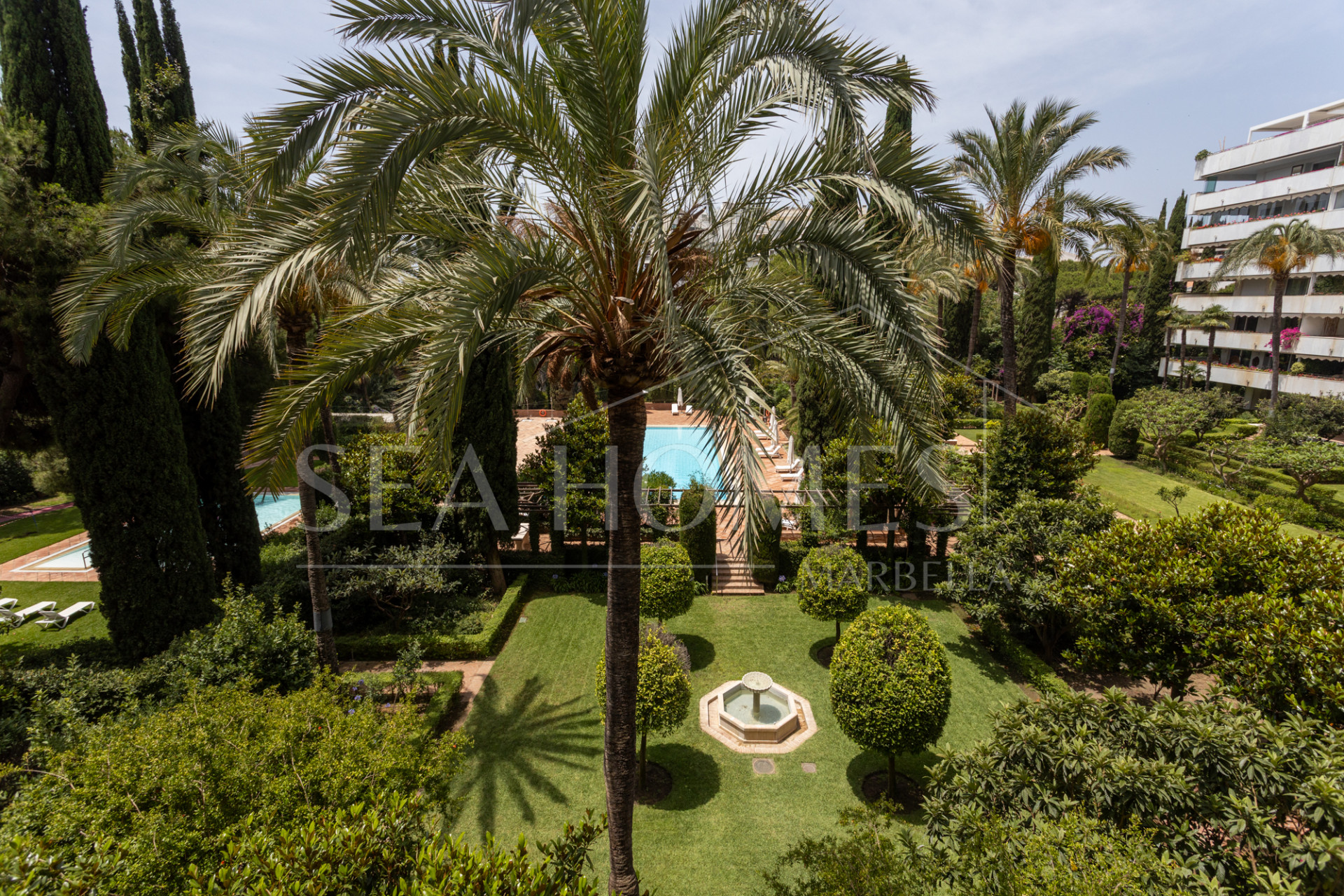Exclusive Apartment for Sale in the Prestigious Don Gonzalo Complex, Marbella