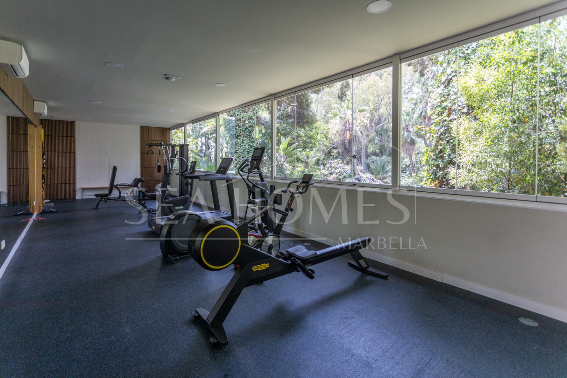 Exclusive Apartment for Sale in the Prestigious Don Gonzalo Complex, Marbella