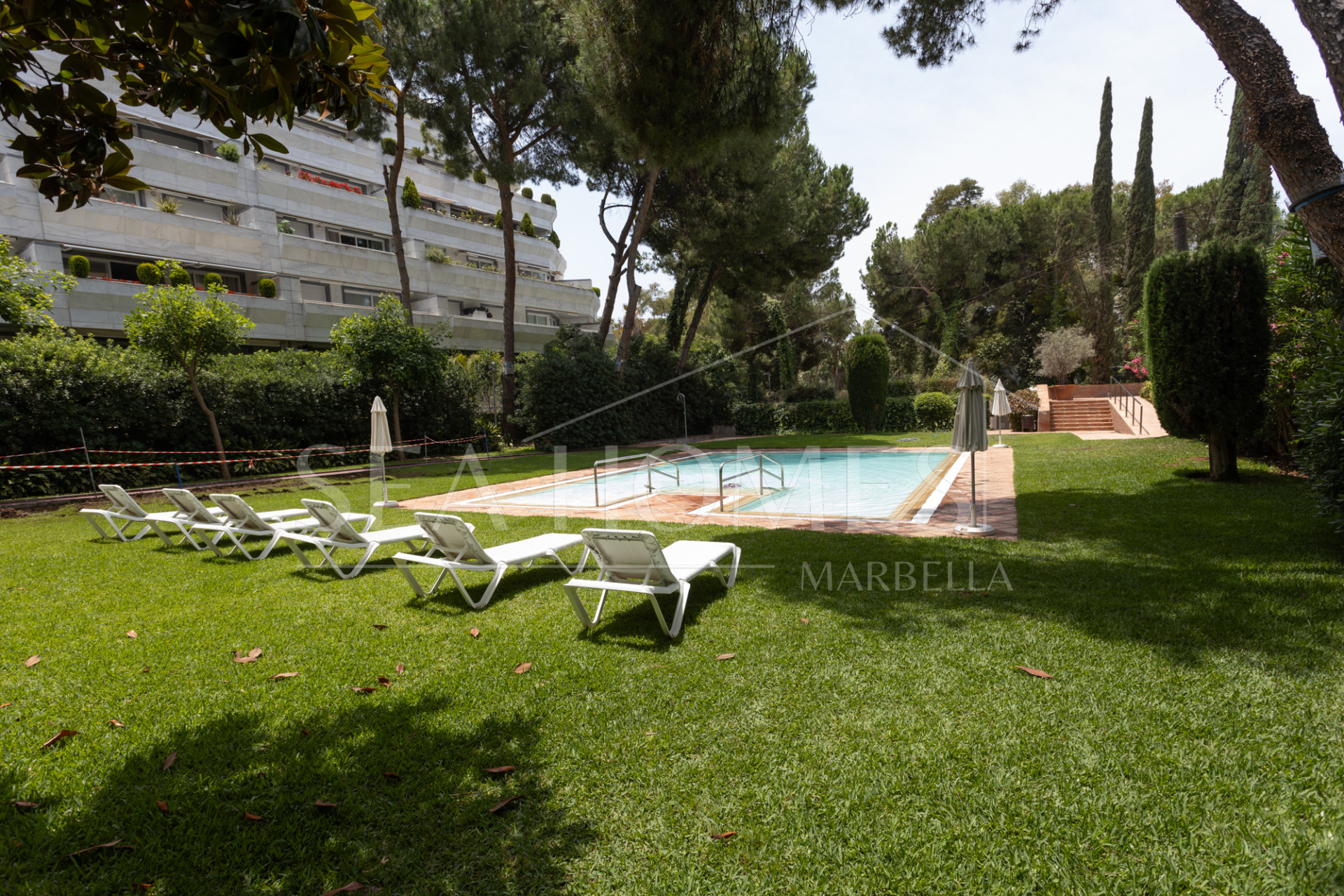 Exclusive Apartment for Sale in the Prestigious Don Gonzalo Complex, Marbella