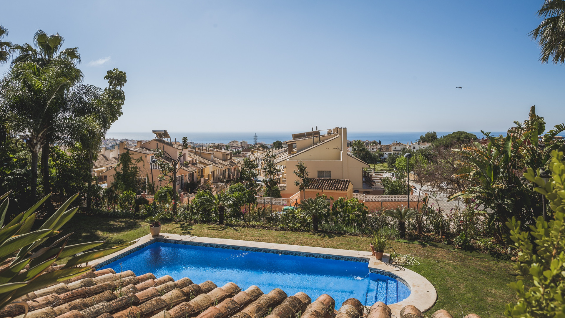 Elegante villa familiar con vistas al mar cerca del centro de Marbella.