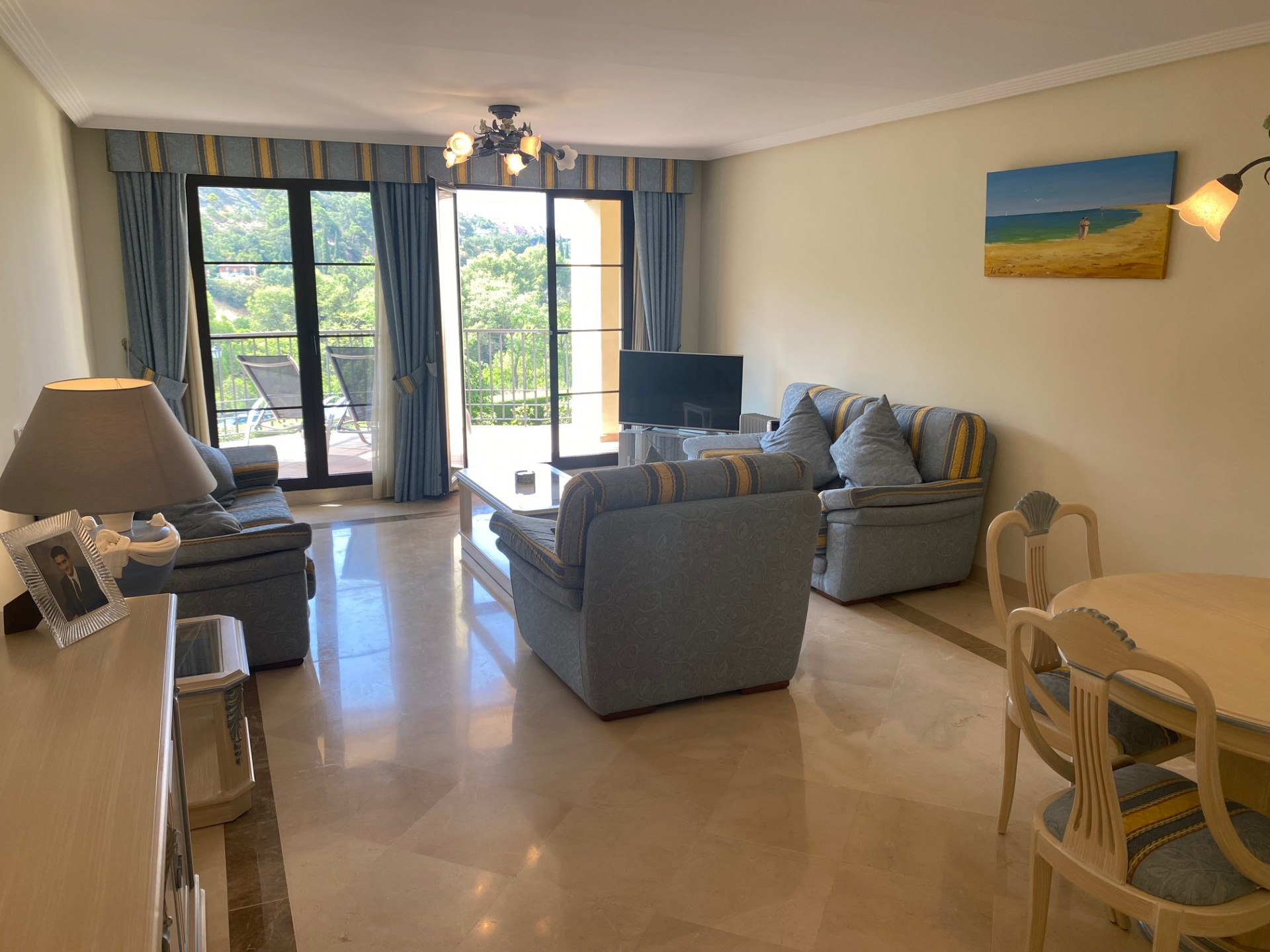 3 bedroom apartment very well located in Los Arqueros Golf.